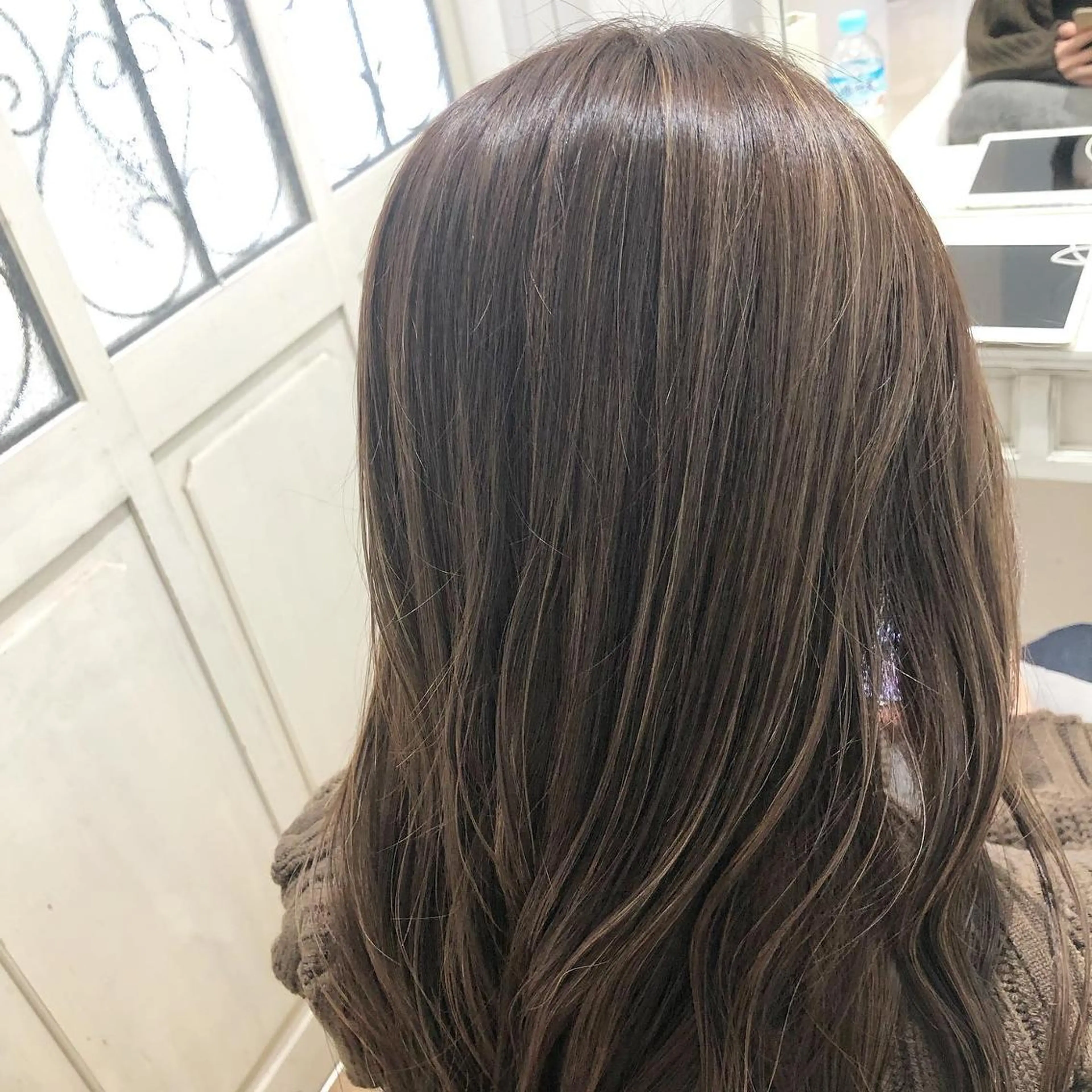 セミロング カラー ヘアアレンジ ベージュカラー ハイライトカラー シルバー ハイライト ✨🌿大人可愛い愛さ れhair🌿✨松本のヘアスタイル