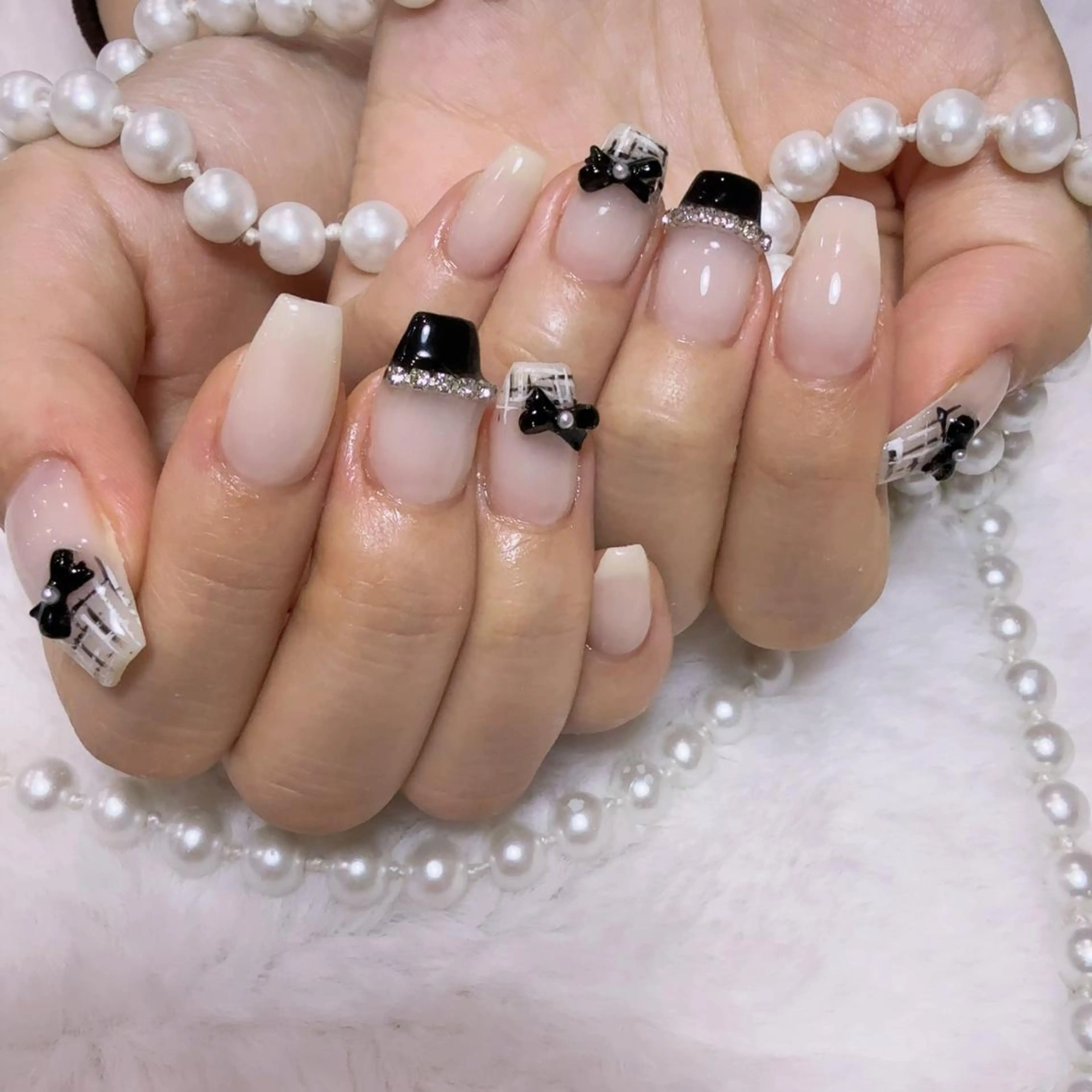 ネイル アートネイル フラッシュネイル フレンチネイル ジェルネイル ガラスフレンチ M2 BEAUTY サロンのネイルデザイン