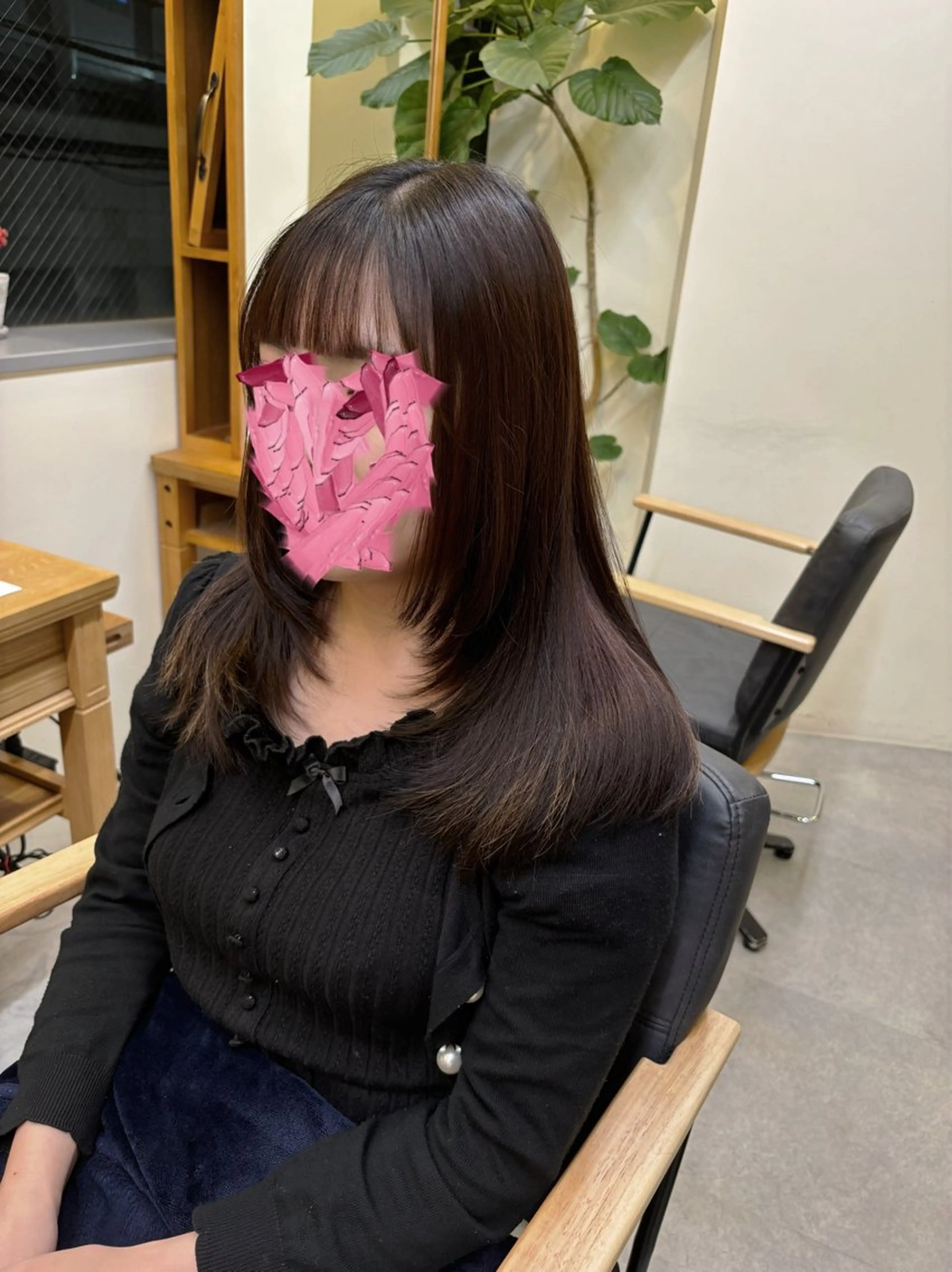 セミロング 坂田 汐里のヘアスタイル