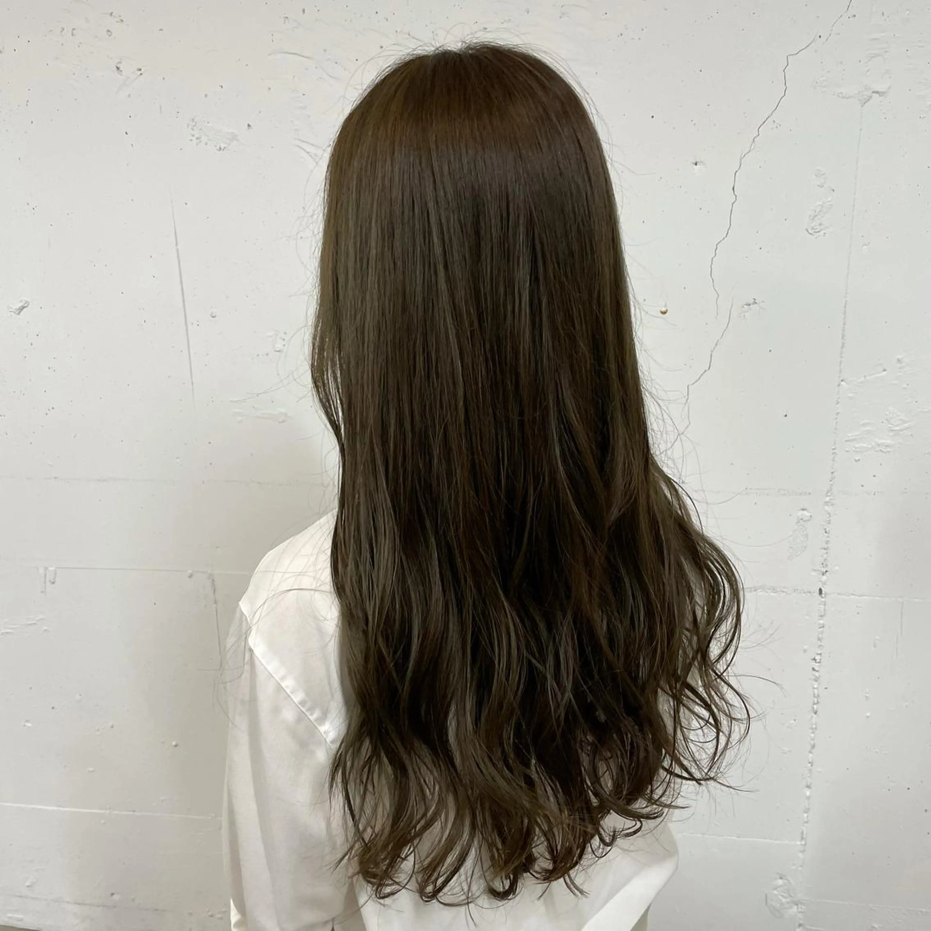 ロング カラー 原田 彩花のヘアスタイル