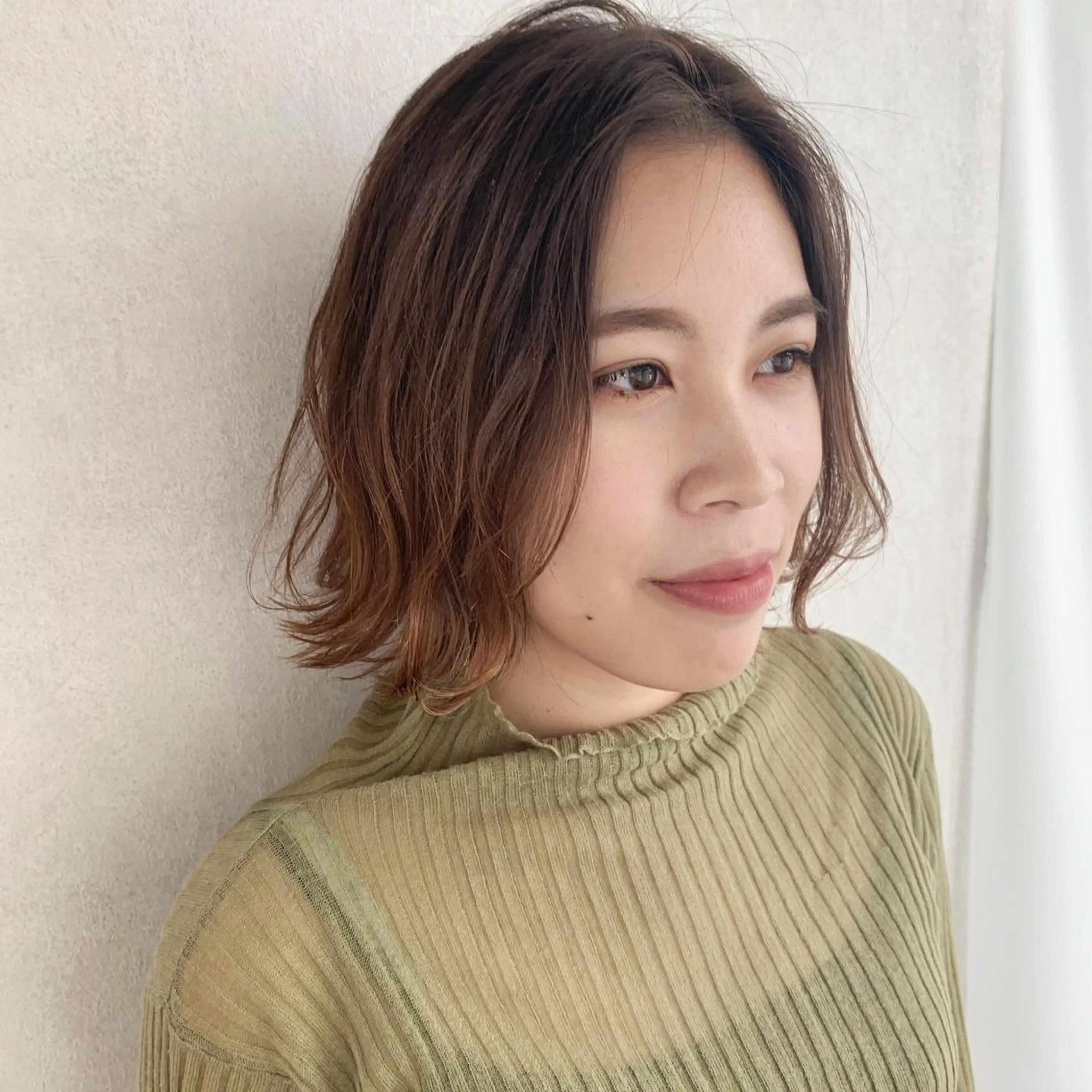 ミディアム カラー 🪐脱白髪染め 🪐松尾菜々美のヘアスタイル