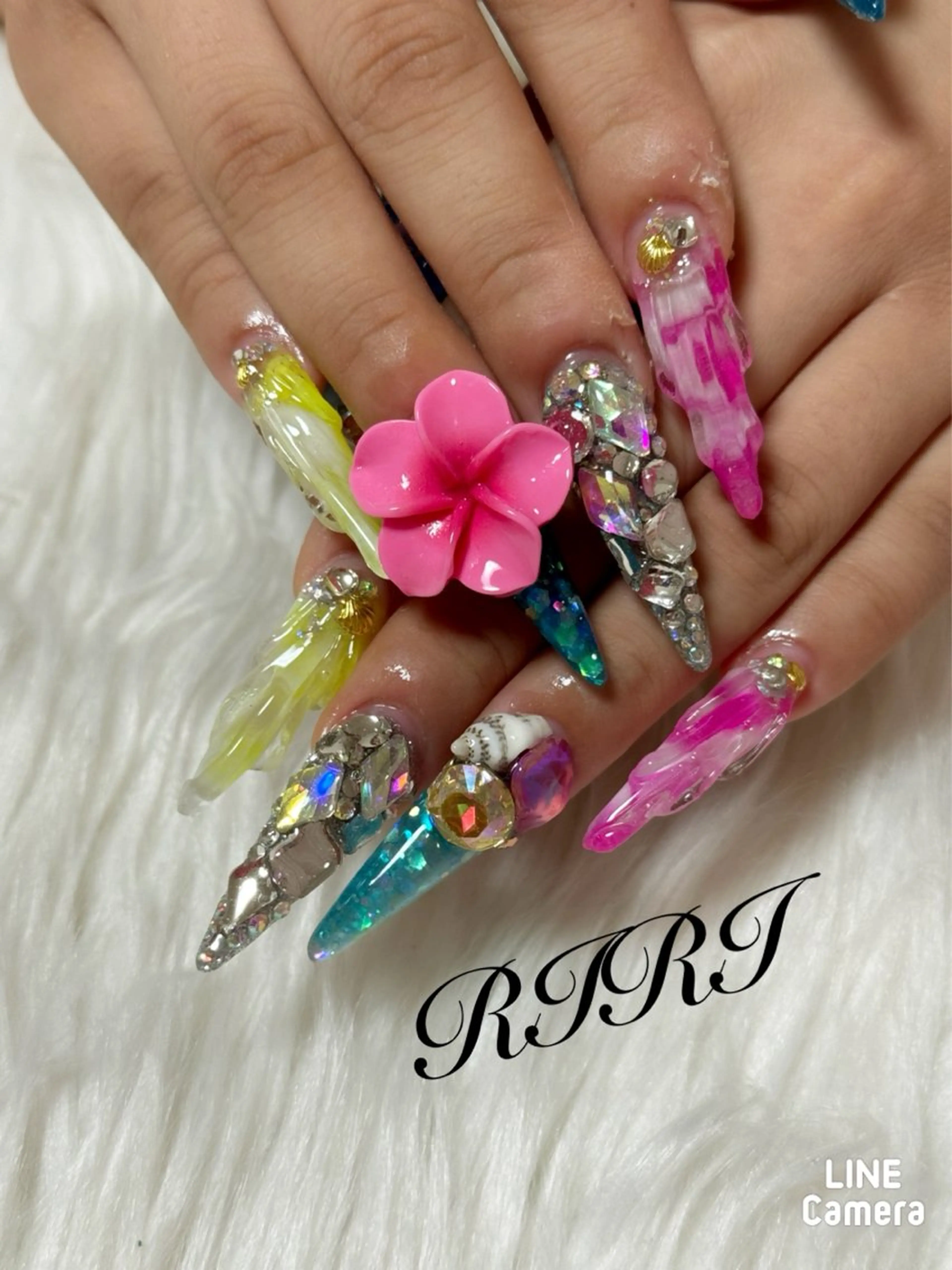 ネイル ジェルネイル ラメ(グリッター) ロングネイル 大理石ネイル(マーブル) スカルプネイル ハンドネイル riri オーナーのネイルデザイン