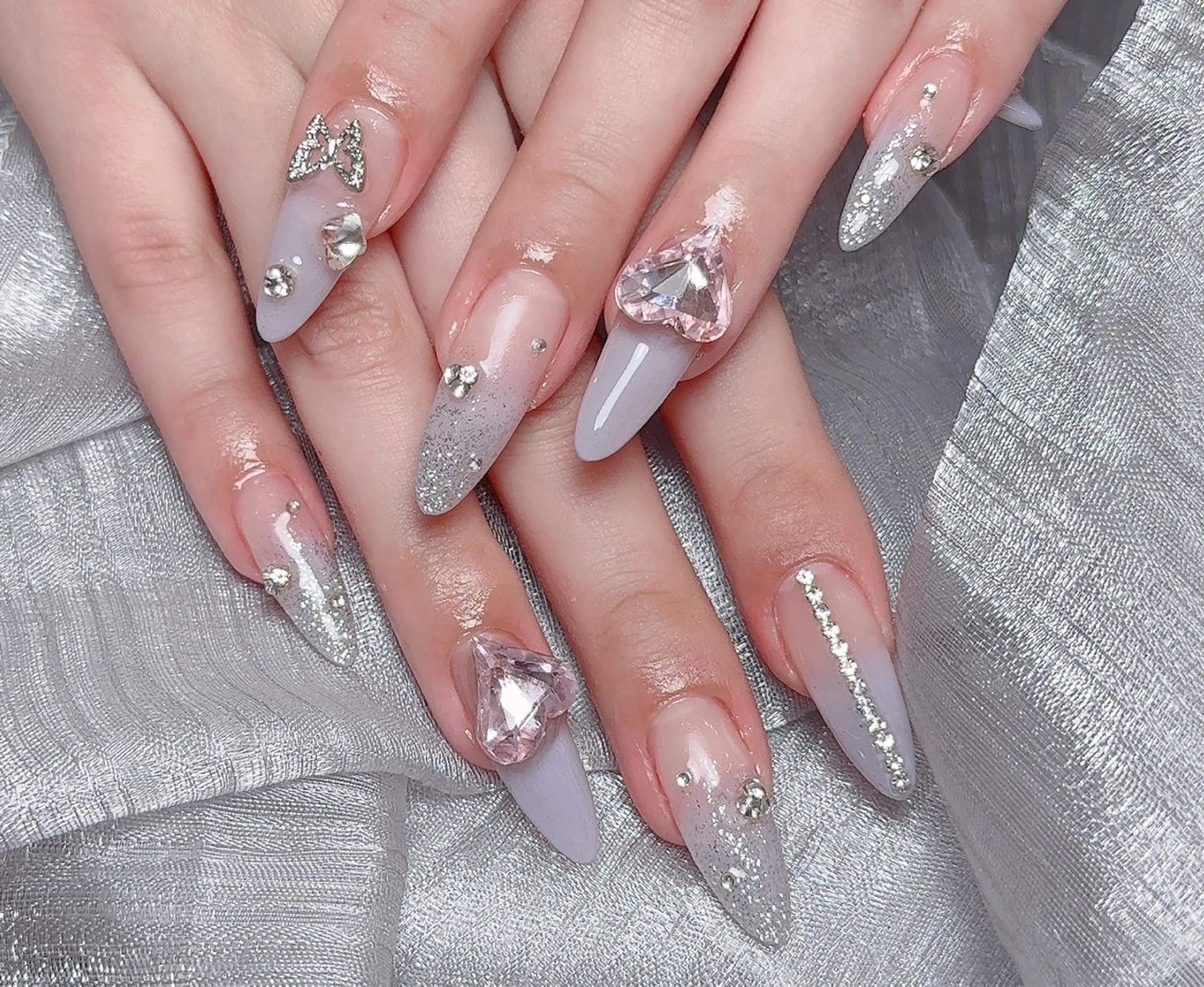 ネイル マギー ネイル🦋のネイルデザイン