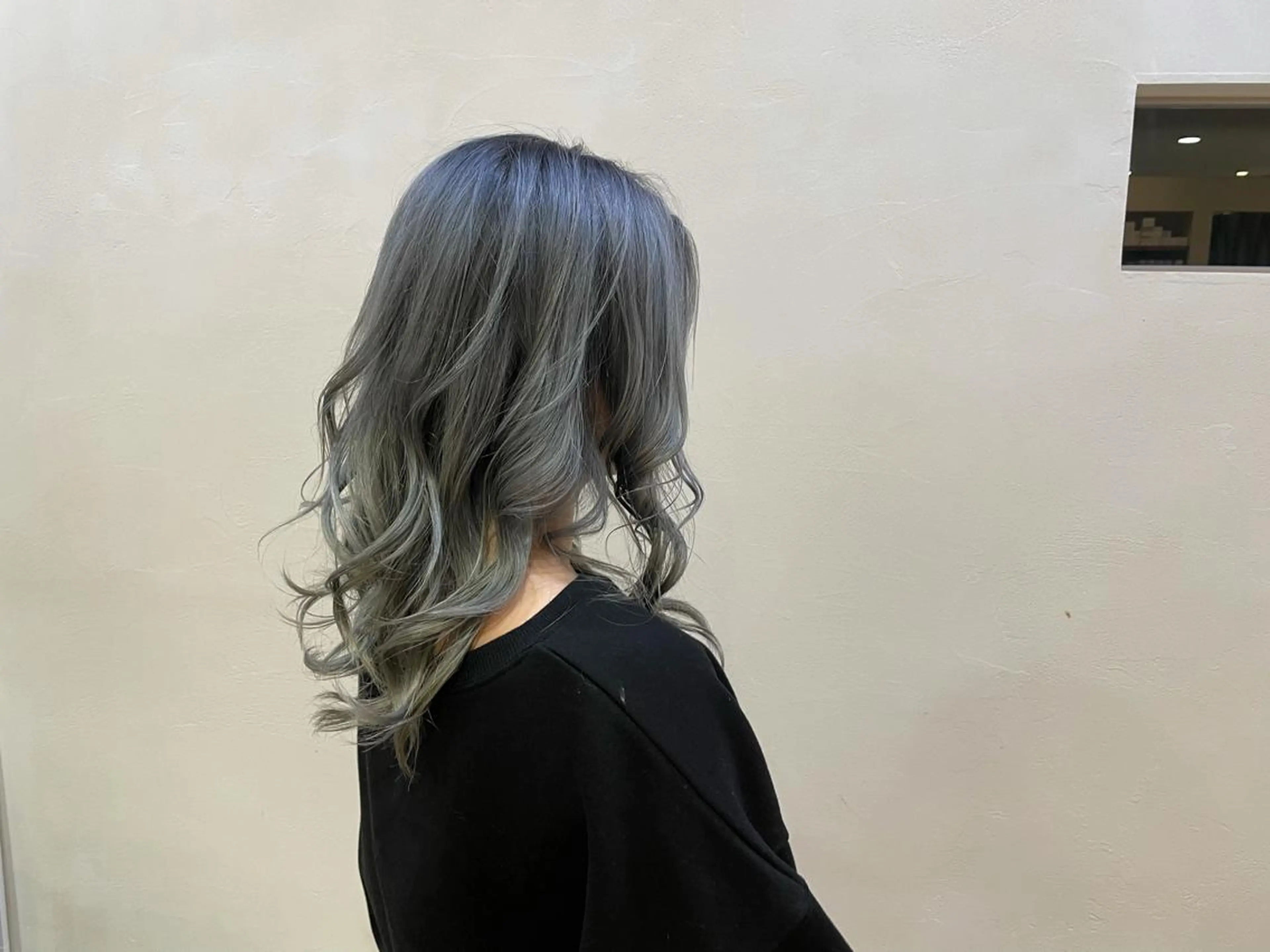 セミロング カラー AKI 🐉のヘアスタイル