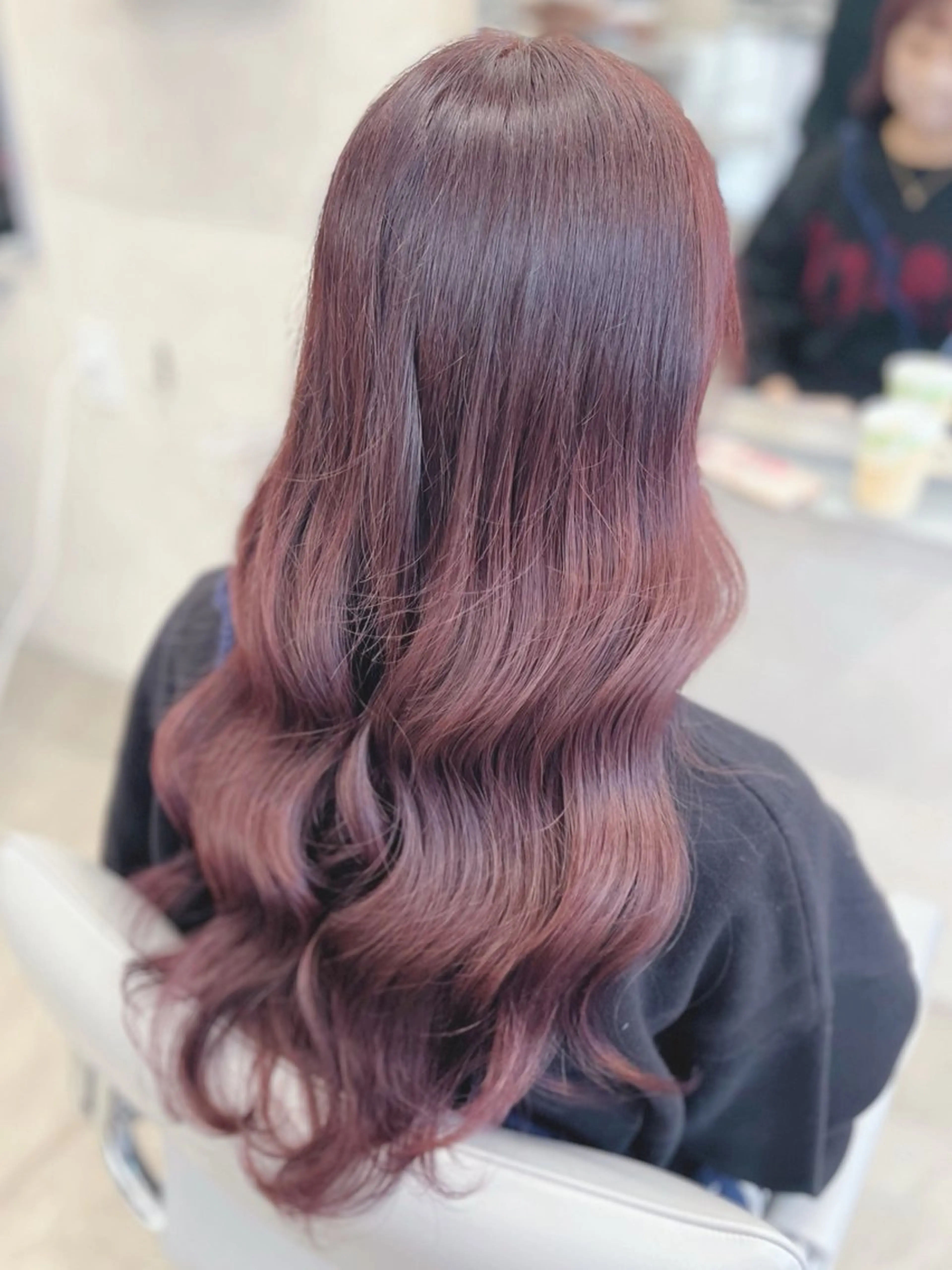 ロング カラー ブリーチ ボルドーカラー 髪質改善 カット ヘアカラー uniqueKOBE /MAYUKAのヘアスタイル