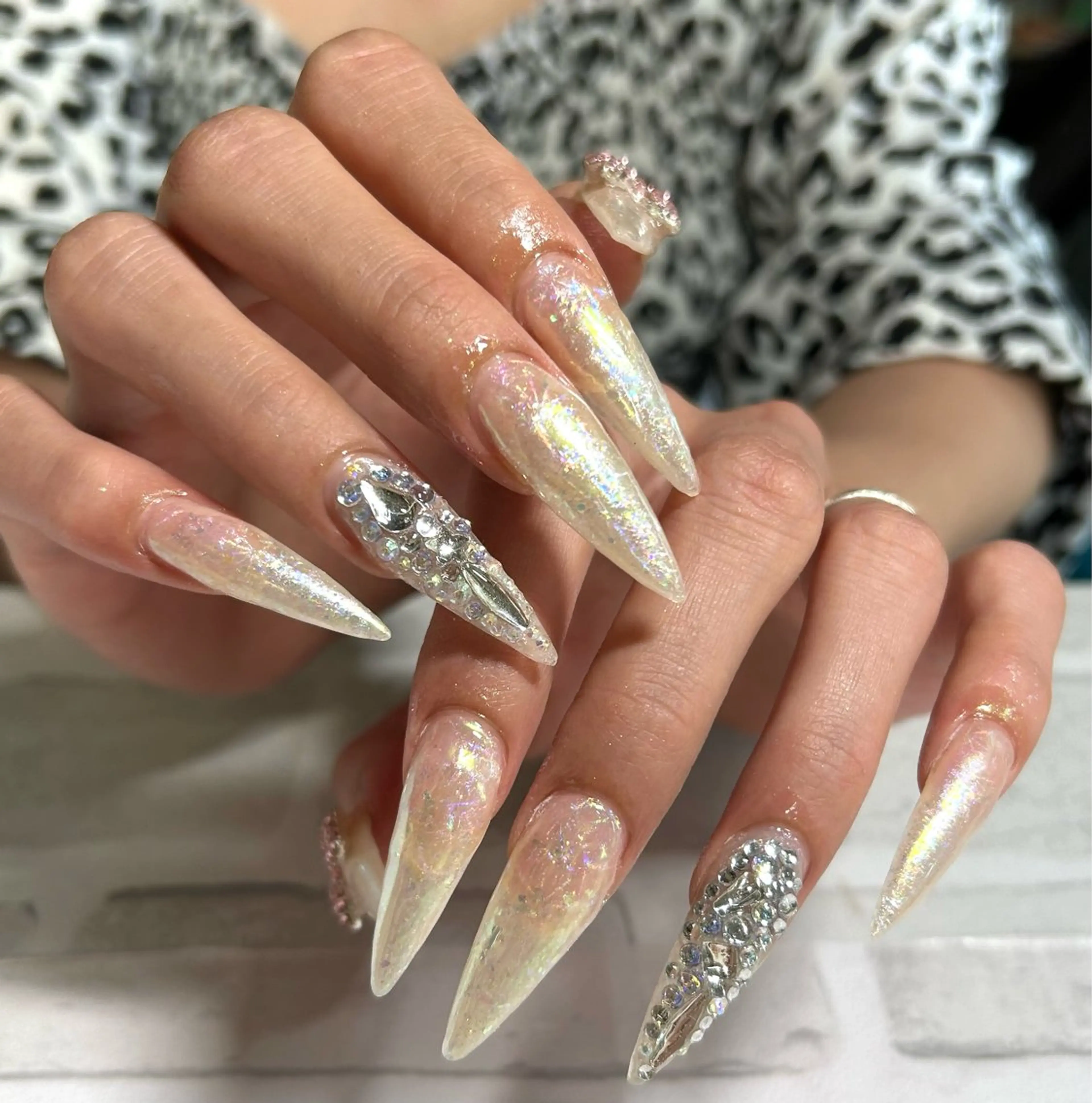 セミロング ハンドネイル 2DY NAIL SALONのネイルデザイン