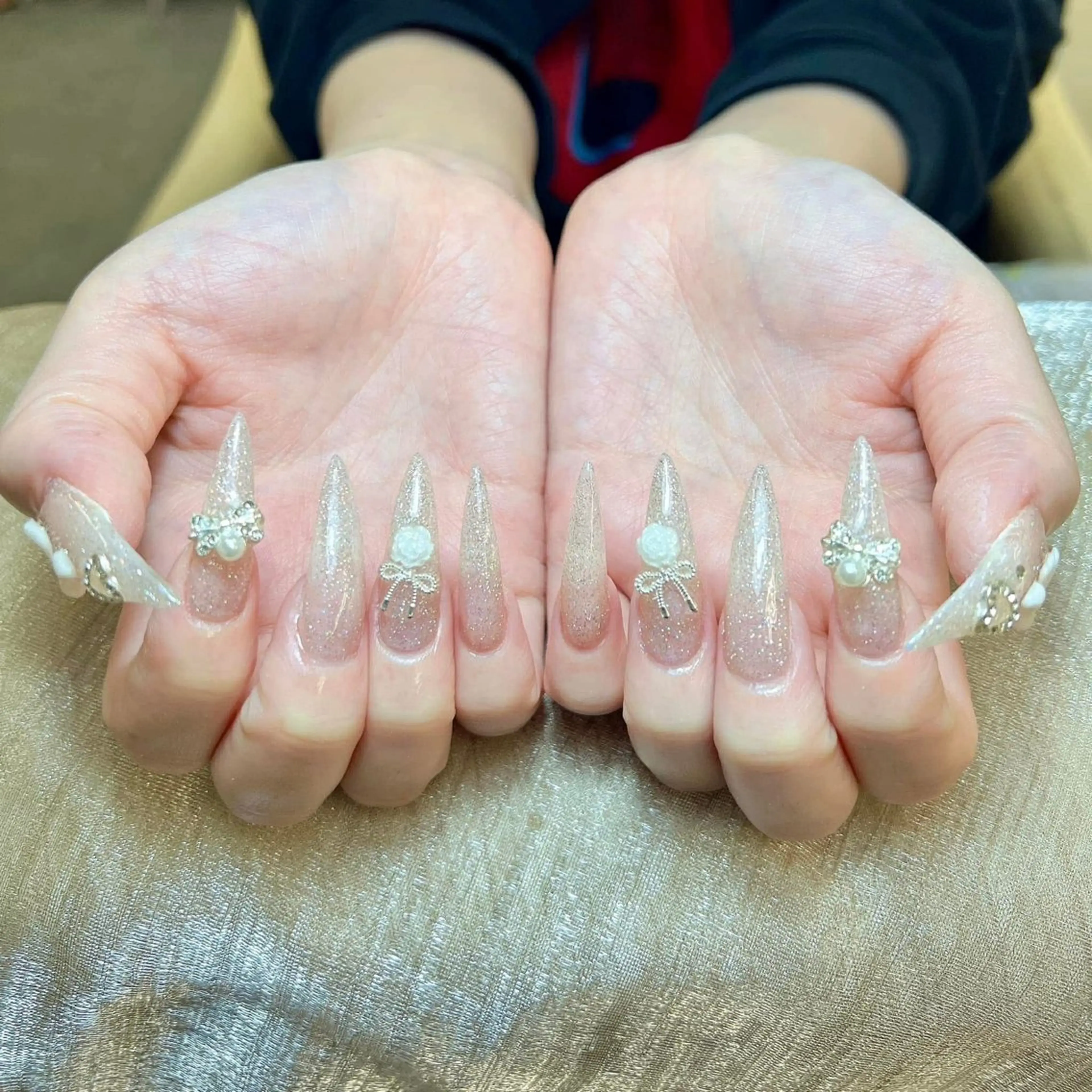 ネイル アートネイル オーロラネイル チークネイル 長さ出し フットネイル ハンドネイル ハンドケア Mio_ Noiranailのネイルデザイン