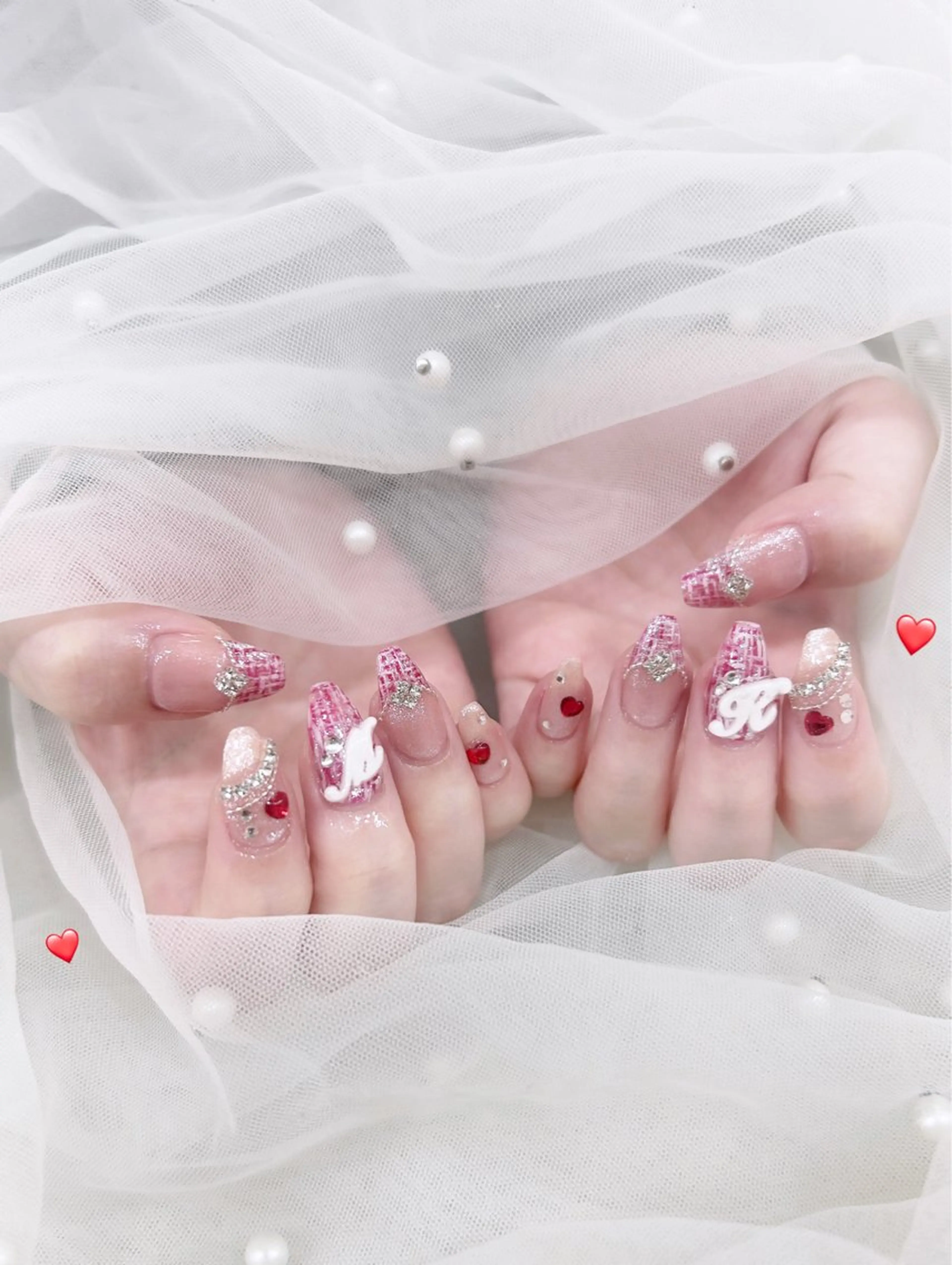 ネイル 長さ出し ハンドネイル ️🫧みつき/ 渋谷/痛ネイル️🫧のネイルデザイン