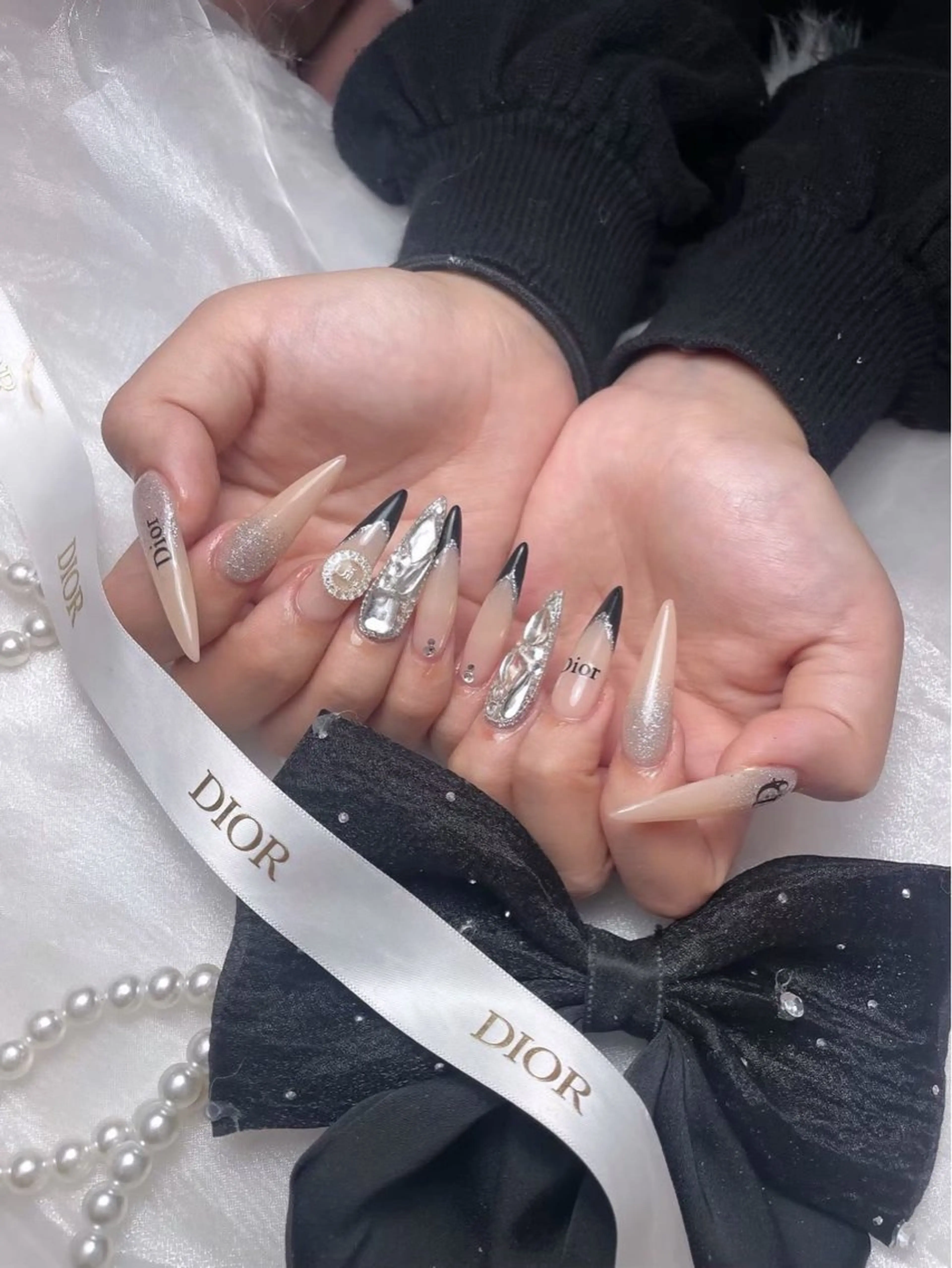 ネイル キラキラネイル 韓国ネイル ロングネイル ワンホンネイル ハンドネイル Josie nail salonのネイルデザイン