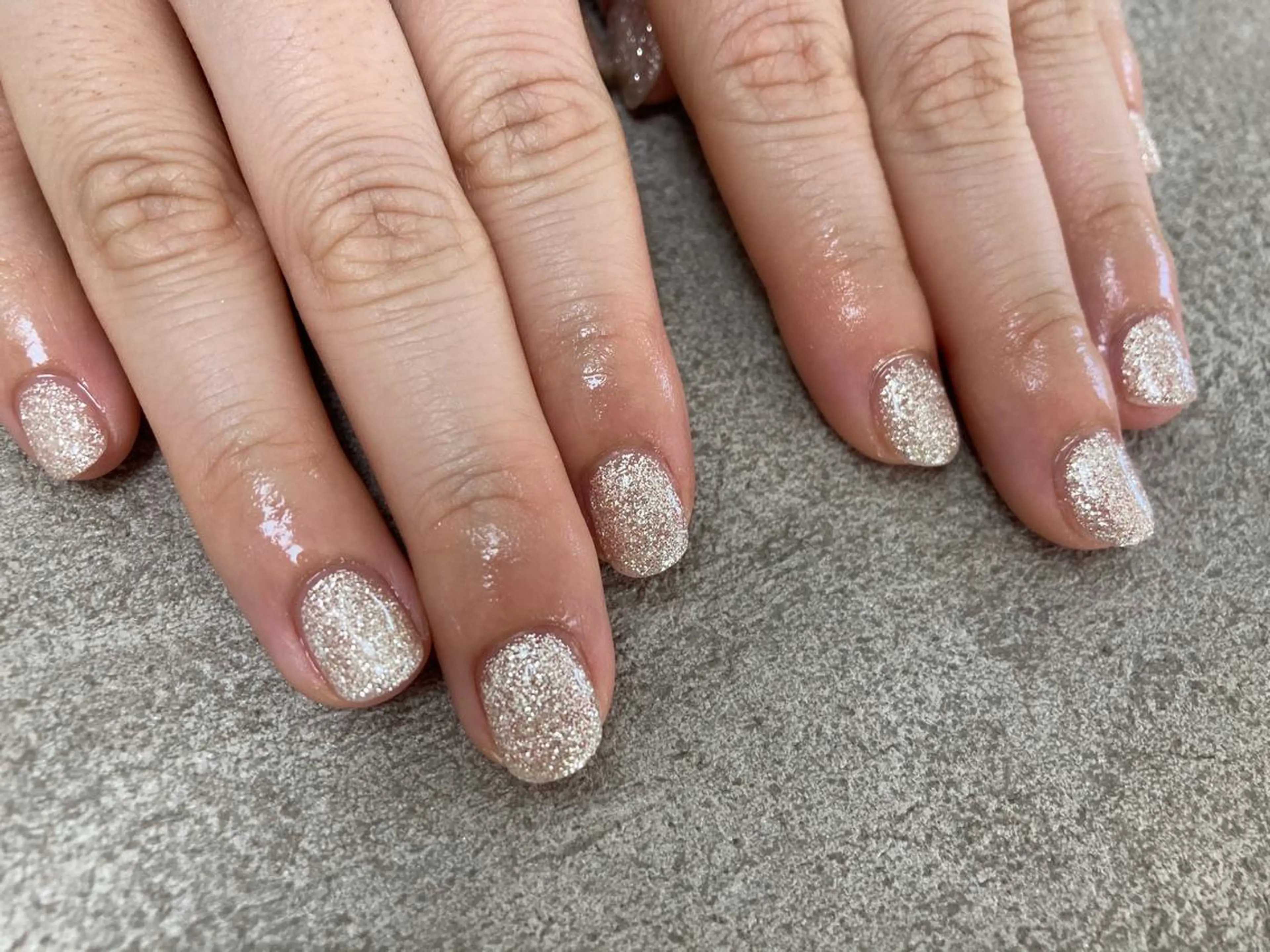 ネイル キラキラネイル ラメ(グリッター) mogunail &blowのネイルデザイン