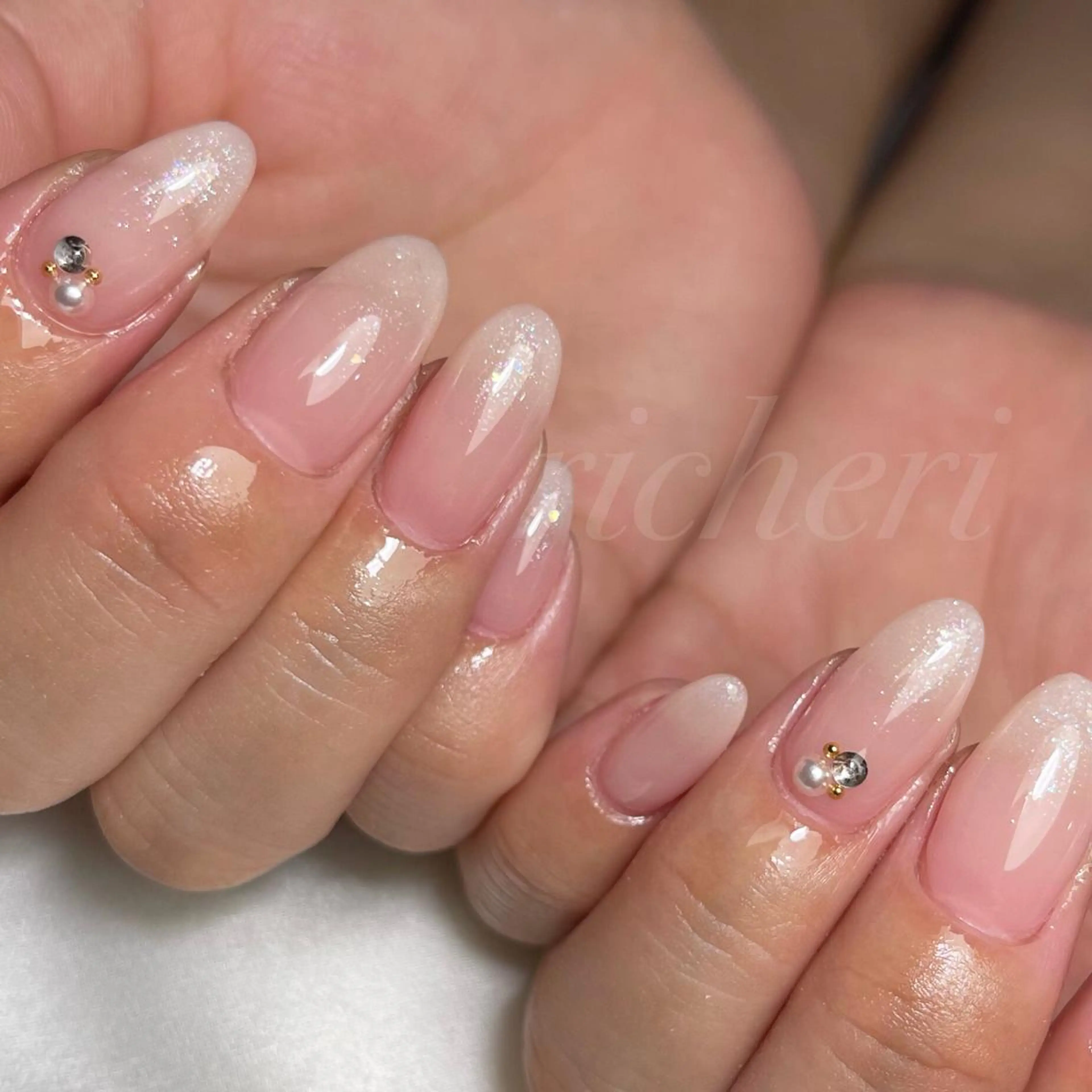 ミディアム ネイル ハンドネイル richeri beautyのエステ・リラクイメージ