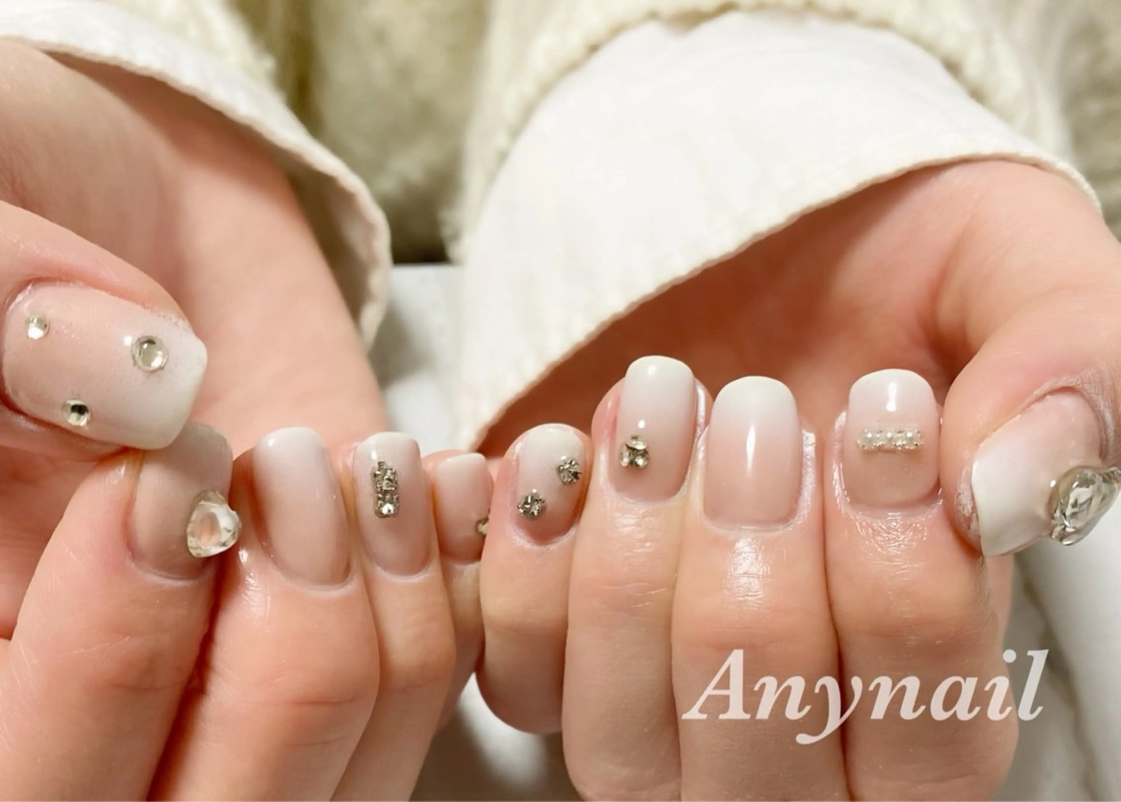 ネイル ブルー ジェルネイル グラデーション ストーンネイル 岩澤 恵子のネイルデザイン