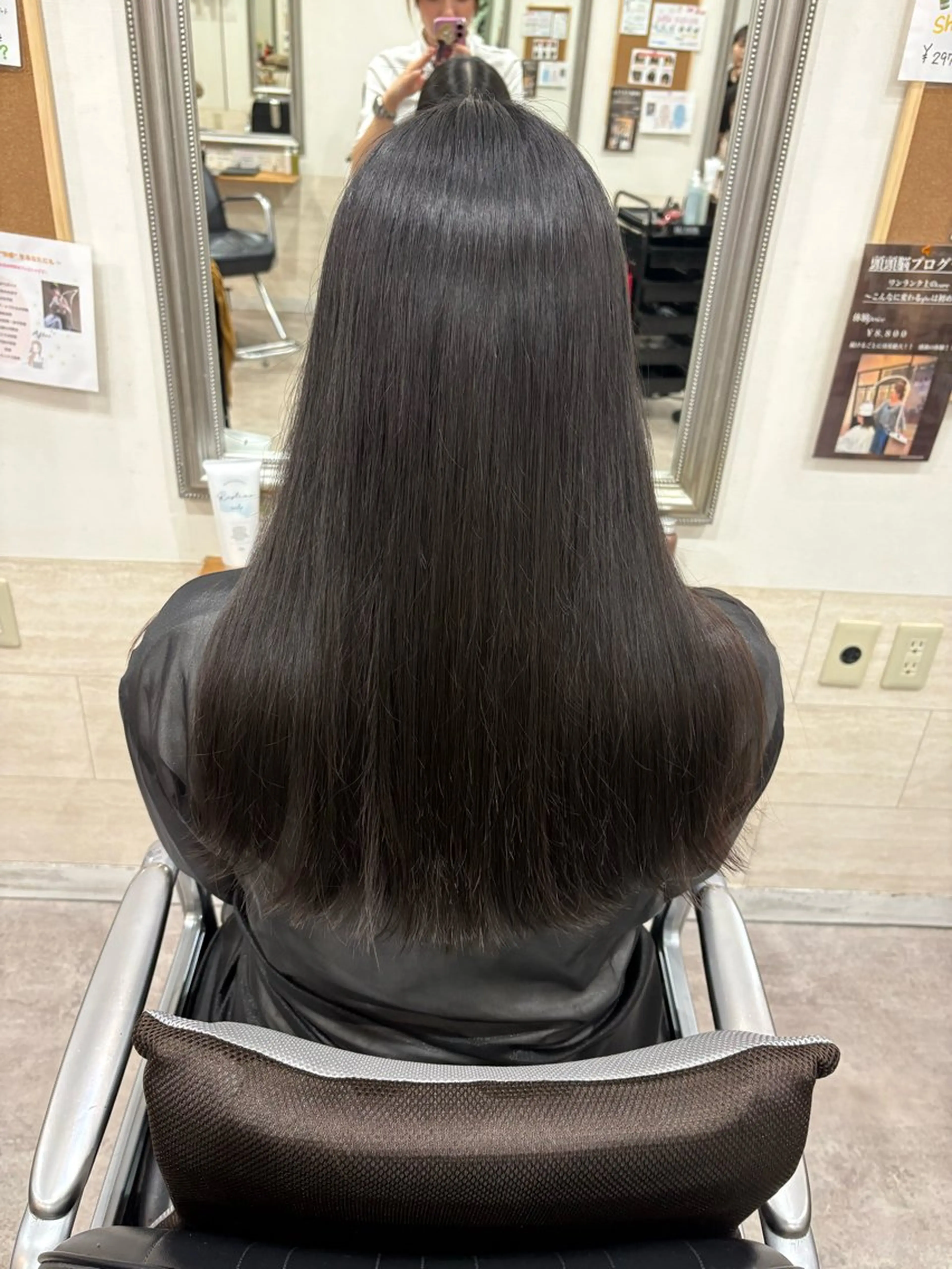 ロング 堀川 希歩のヘアスタイル