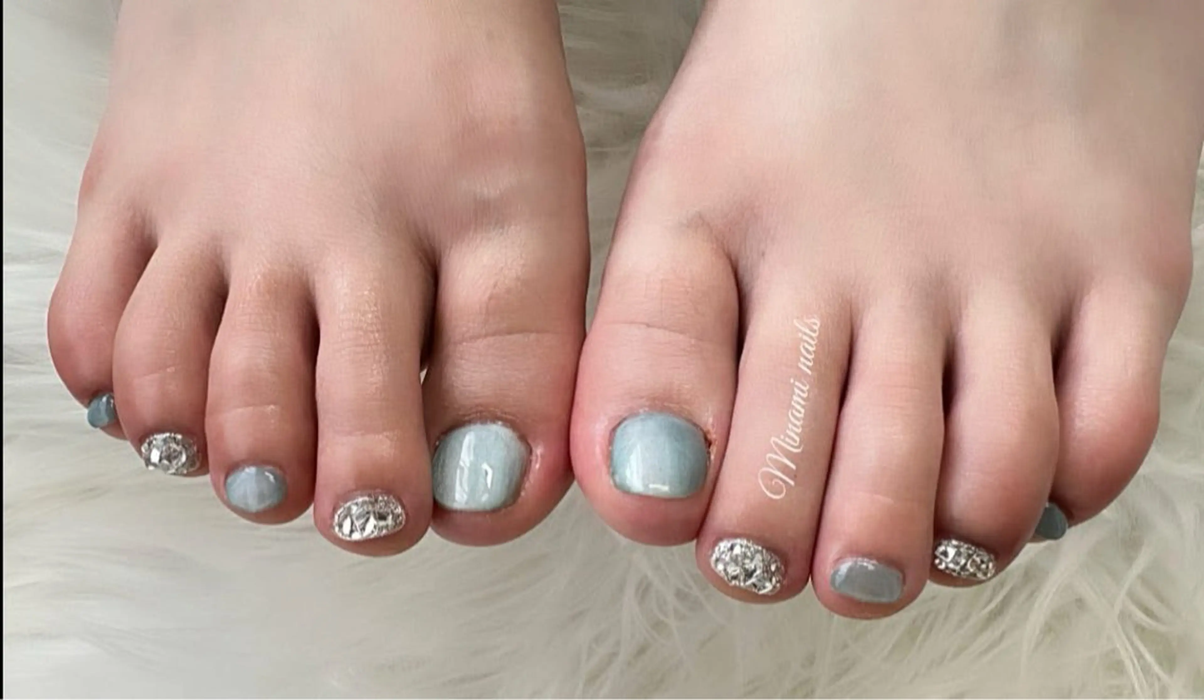 ネイル フットネイル シルバー Minami Nailsのネイルデザイン