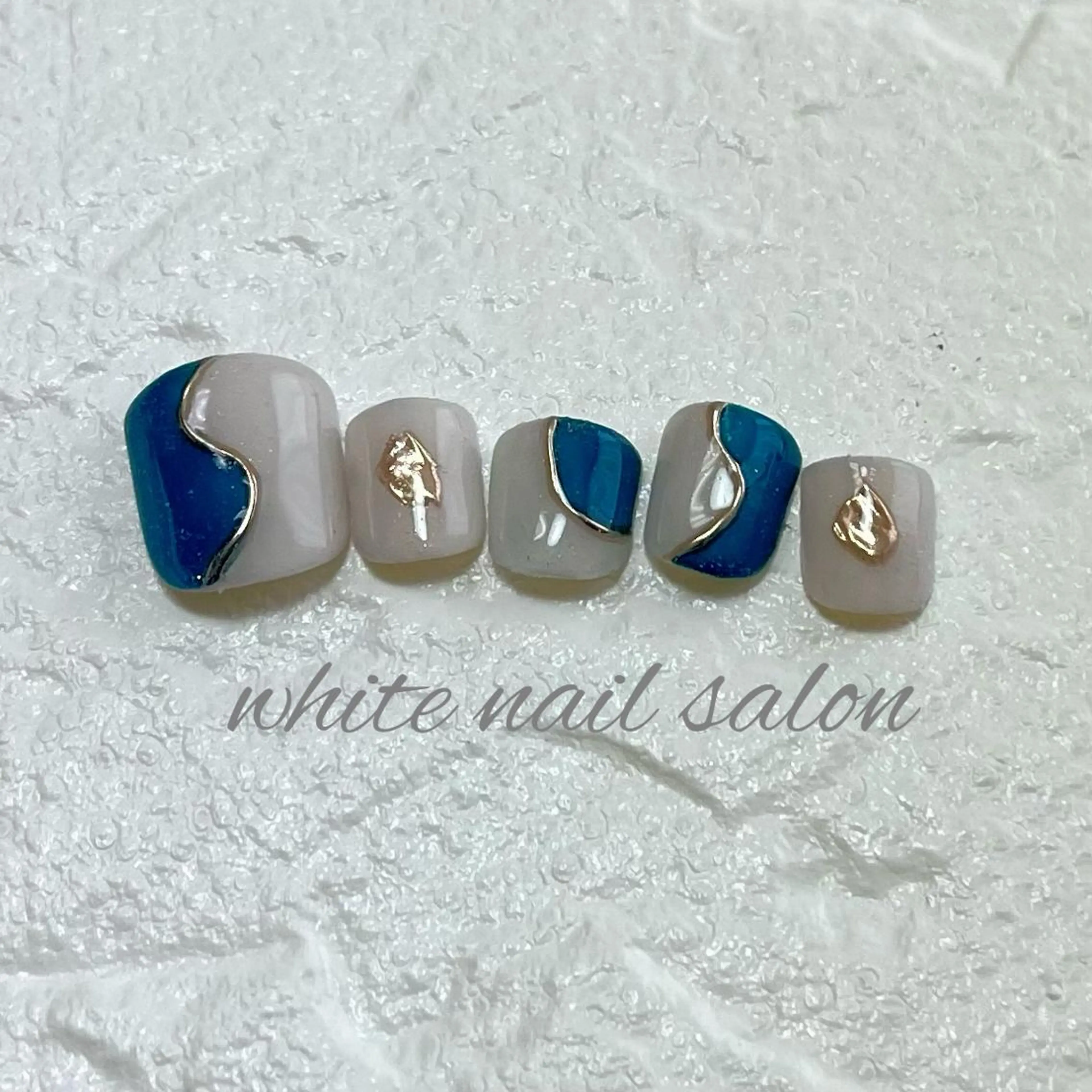 ネイル フットネイル ジェルネイル ハードジェル ラメ(グリッター) 持ち込み フットネイル white nail salonのネイルデザイン
