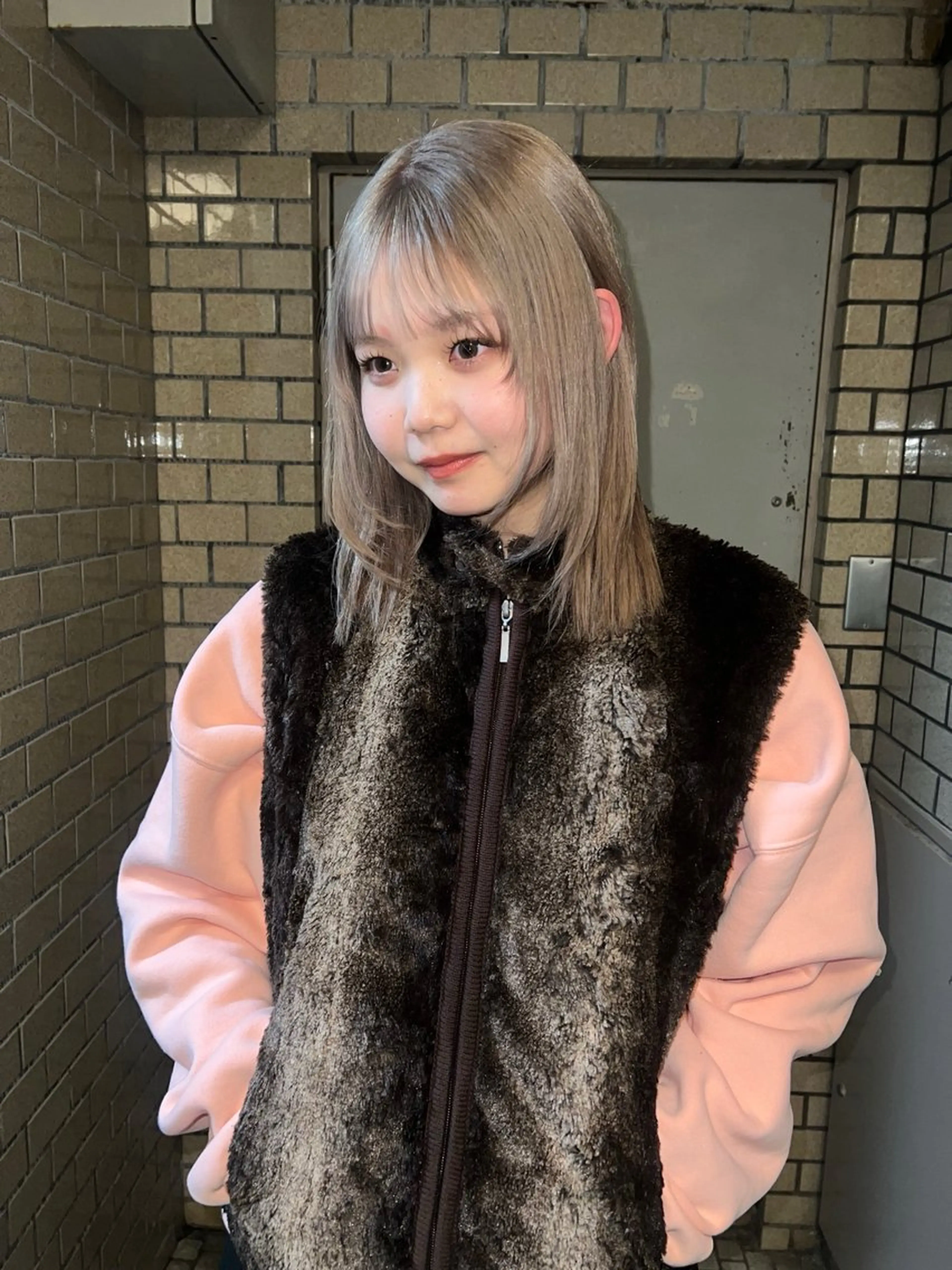 セミロング カット ヘアカラー トリートメント 室屋 鈴音のヘアスタイル