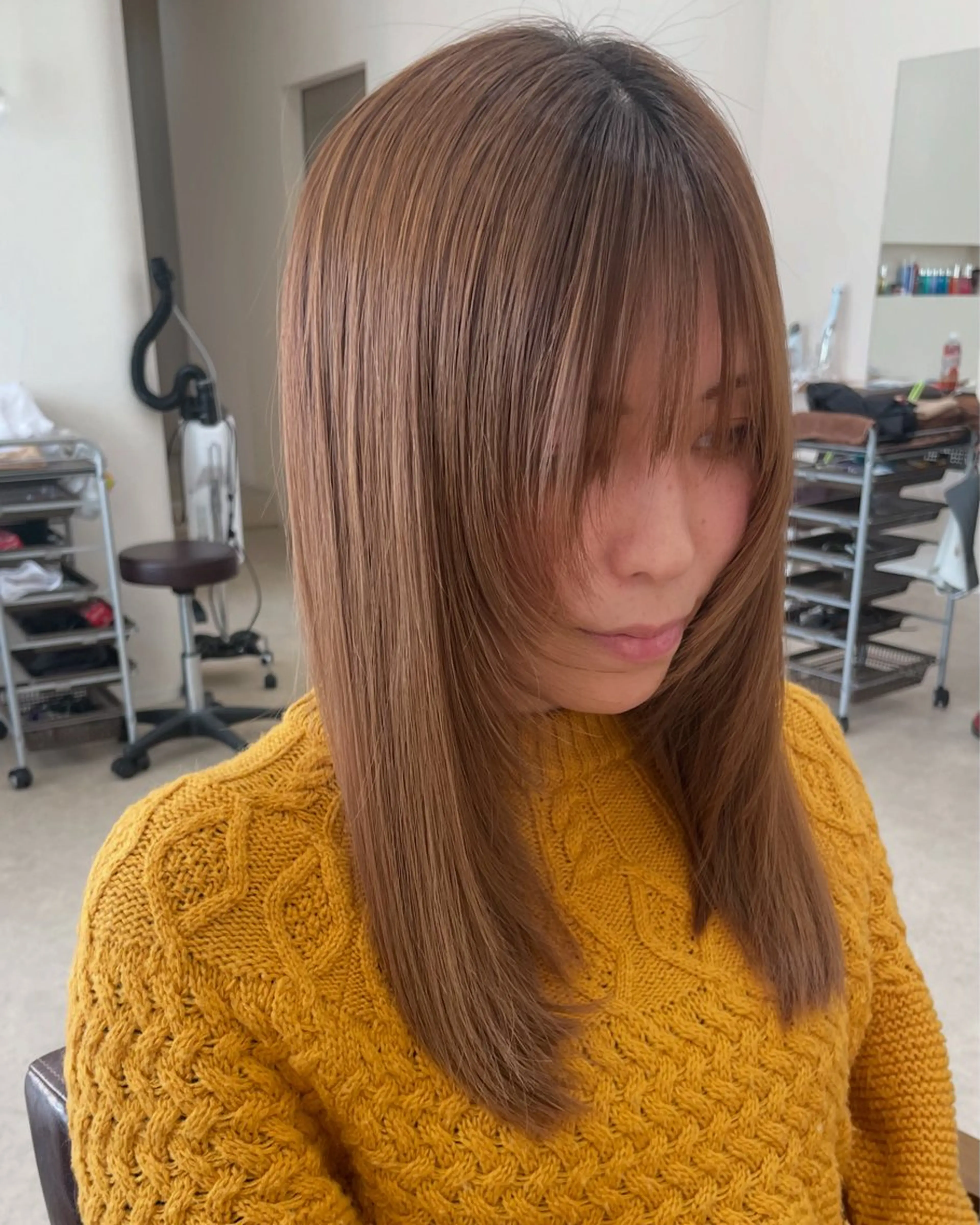 セミロング カラー 鈴木 梨瑚のヘアスタイル