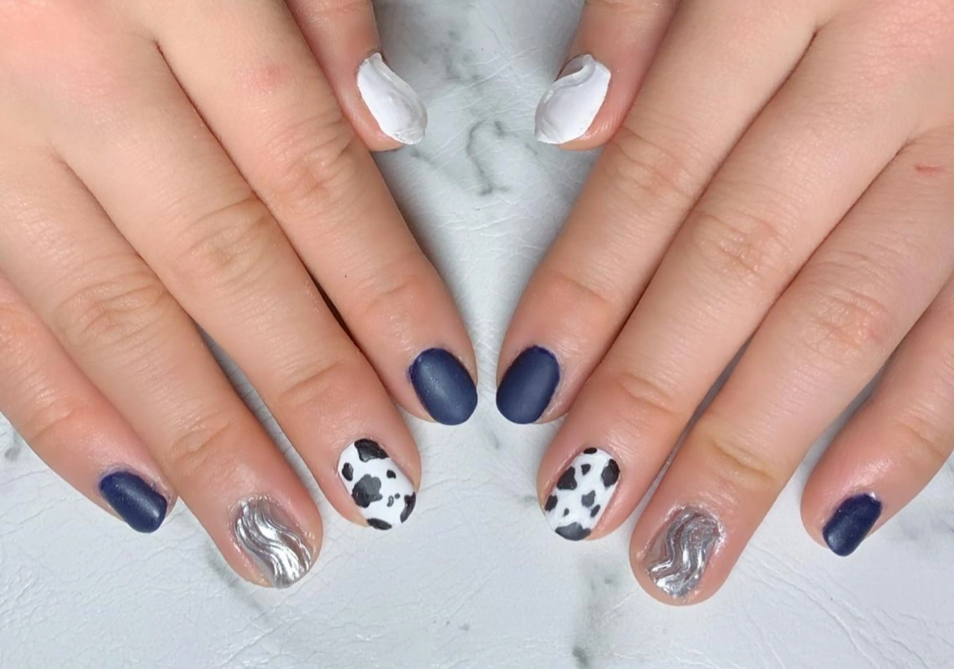ネイル アニマル柄 アートネイル マットネイル ニュアンスネイル ネイルチップ x.1.0.nail ♡Cのネイルデザイン