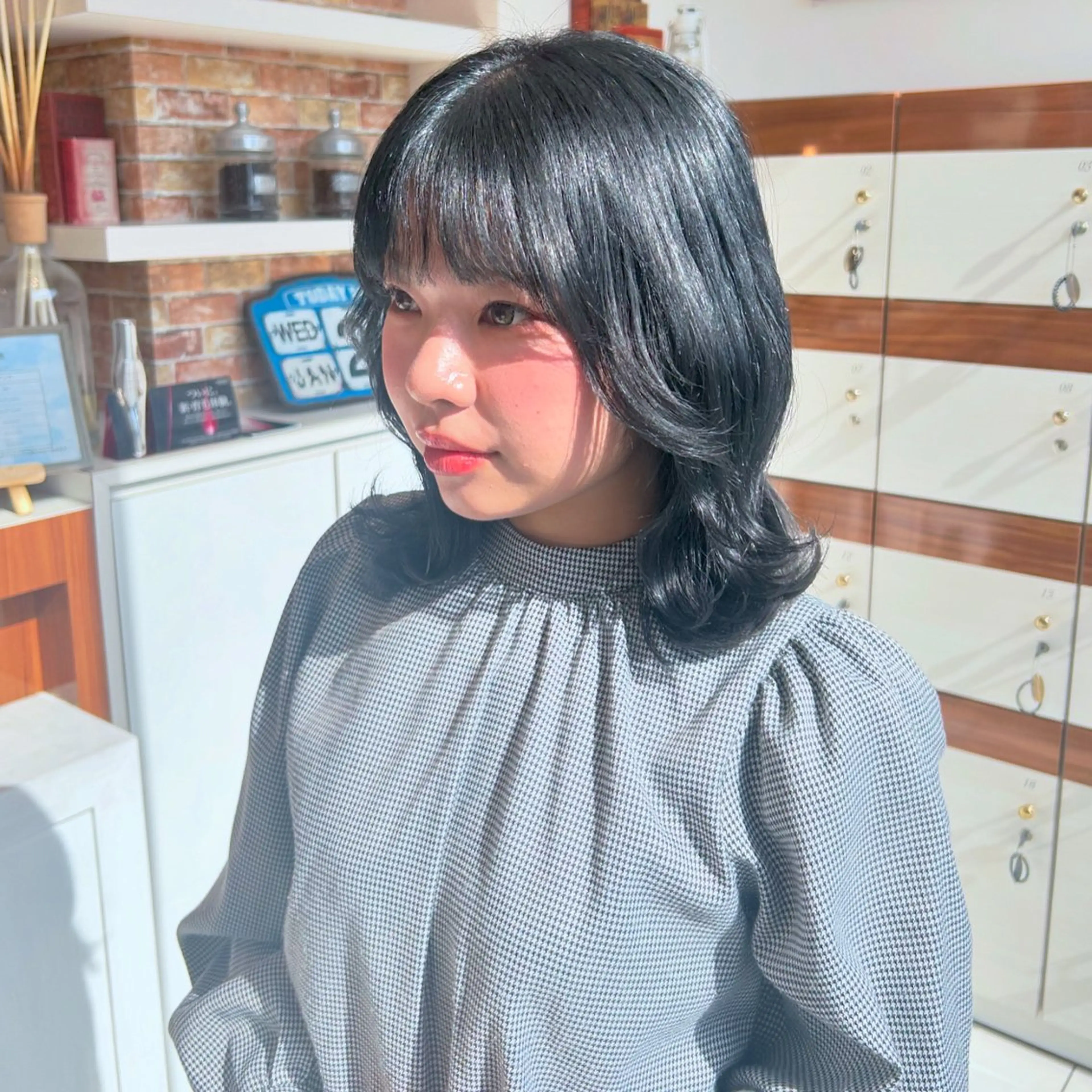 カラー 黒髪 ブルーカラー ブルーブラック ヘアカラー EARTH🎀 ryokaのヘアスタイル