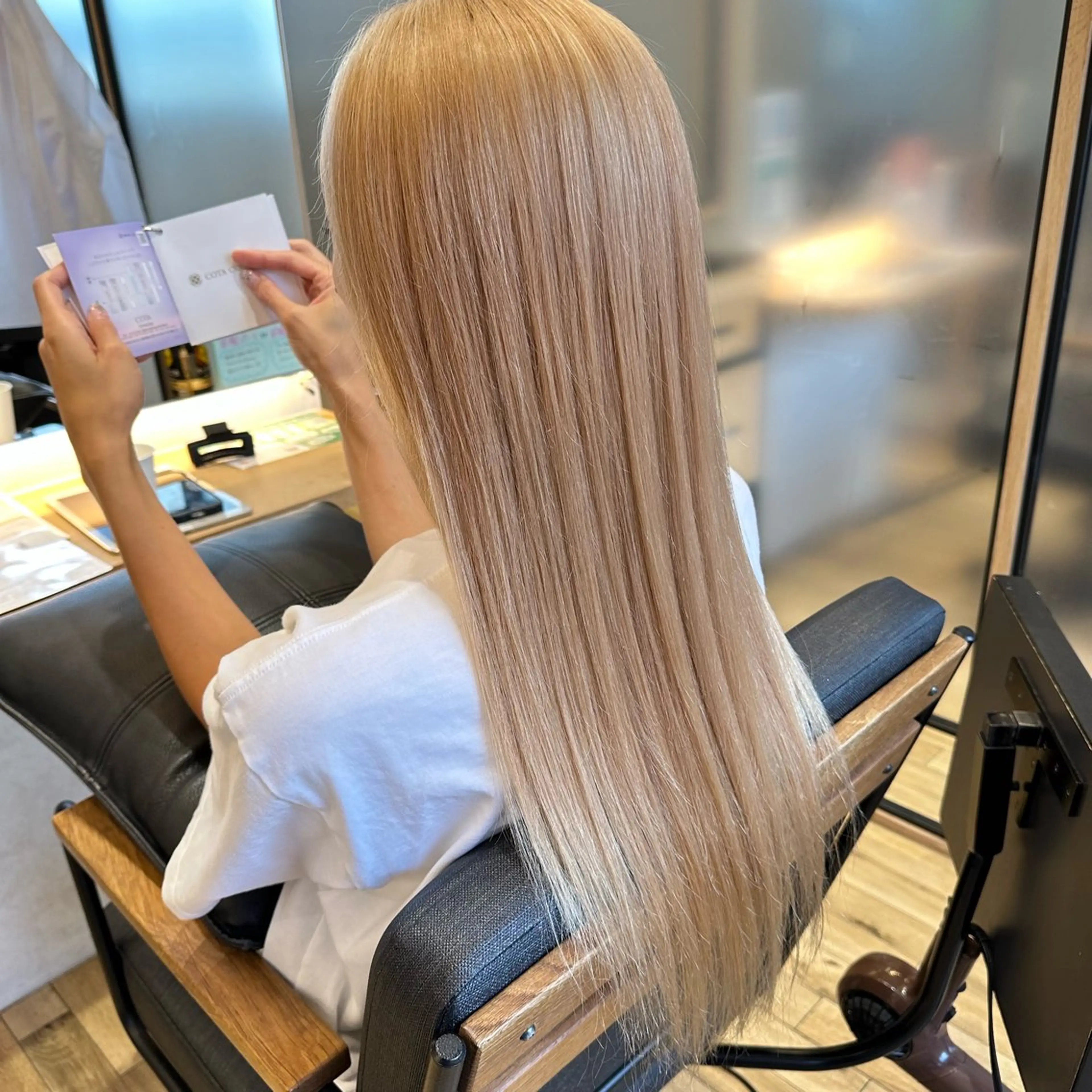 ロング カラー ブリーチ ブロンド ヘアカラー トリートメント Nao 【EIGHT札幌】のヘアスタイル