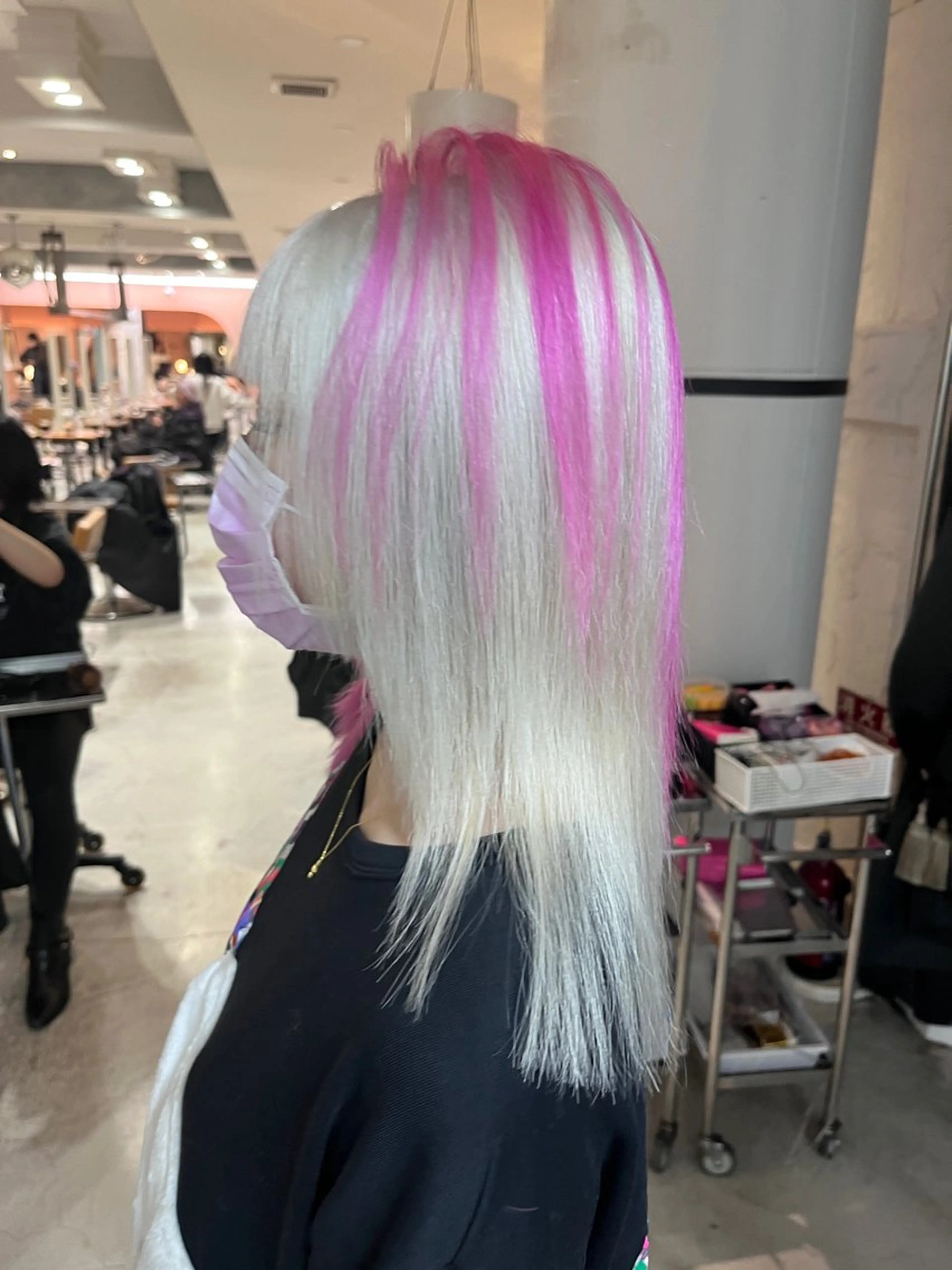 セミロング カラー ピンクカラー カット 縮毛矯正 トリートメント nameless髪質 改善ブリーチ心斎橋のヘアスタイル