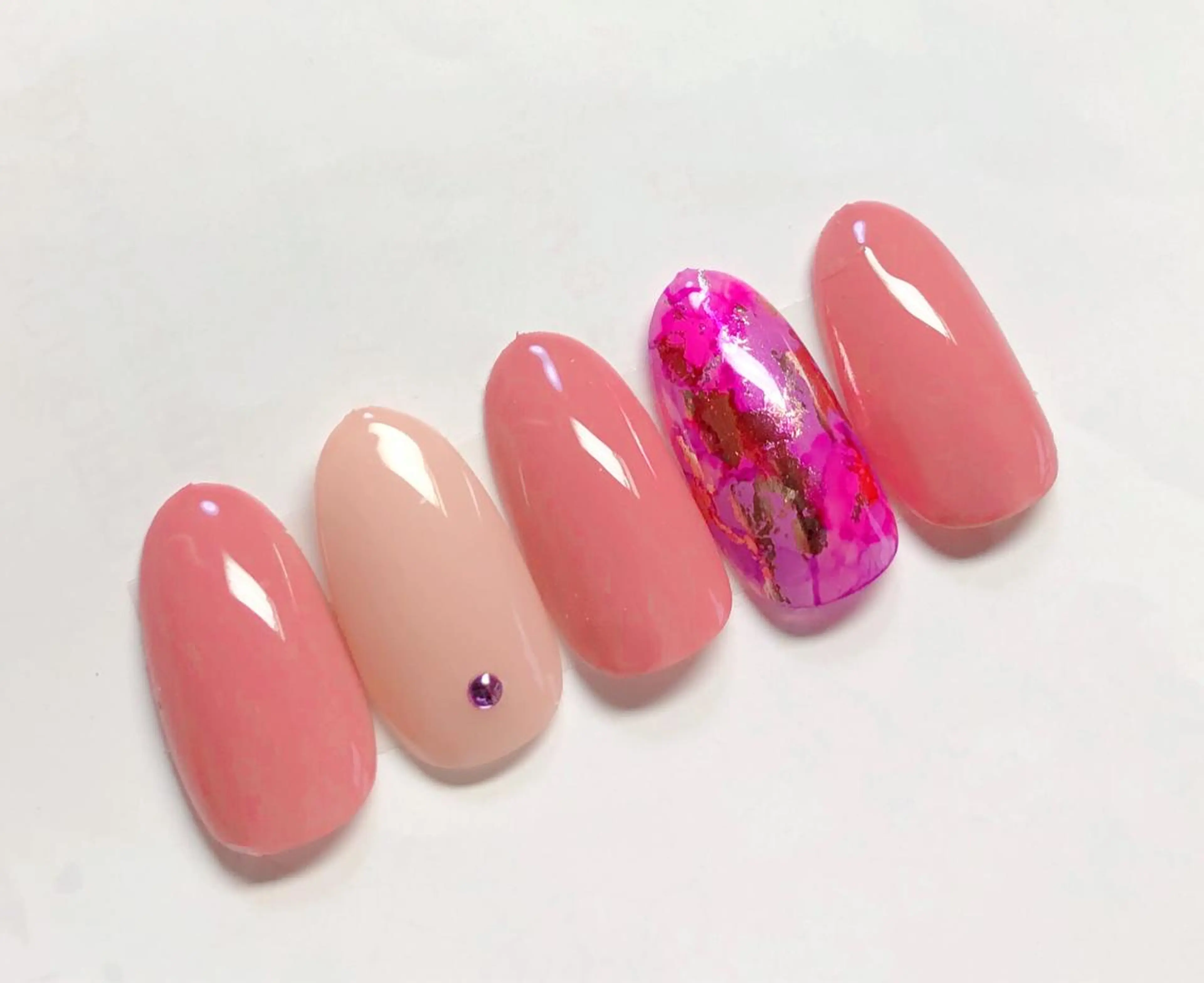 ネイル Bella 齋藤理奈のネイルデザイン