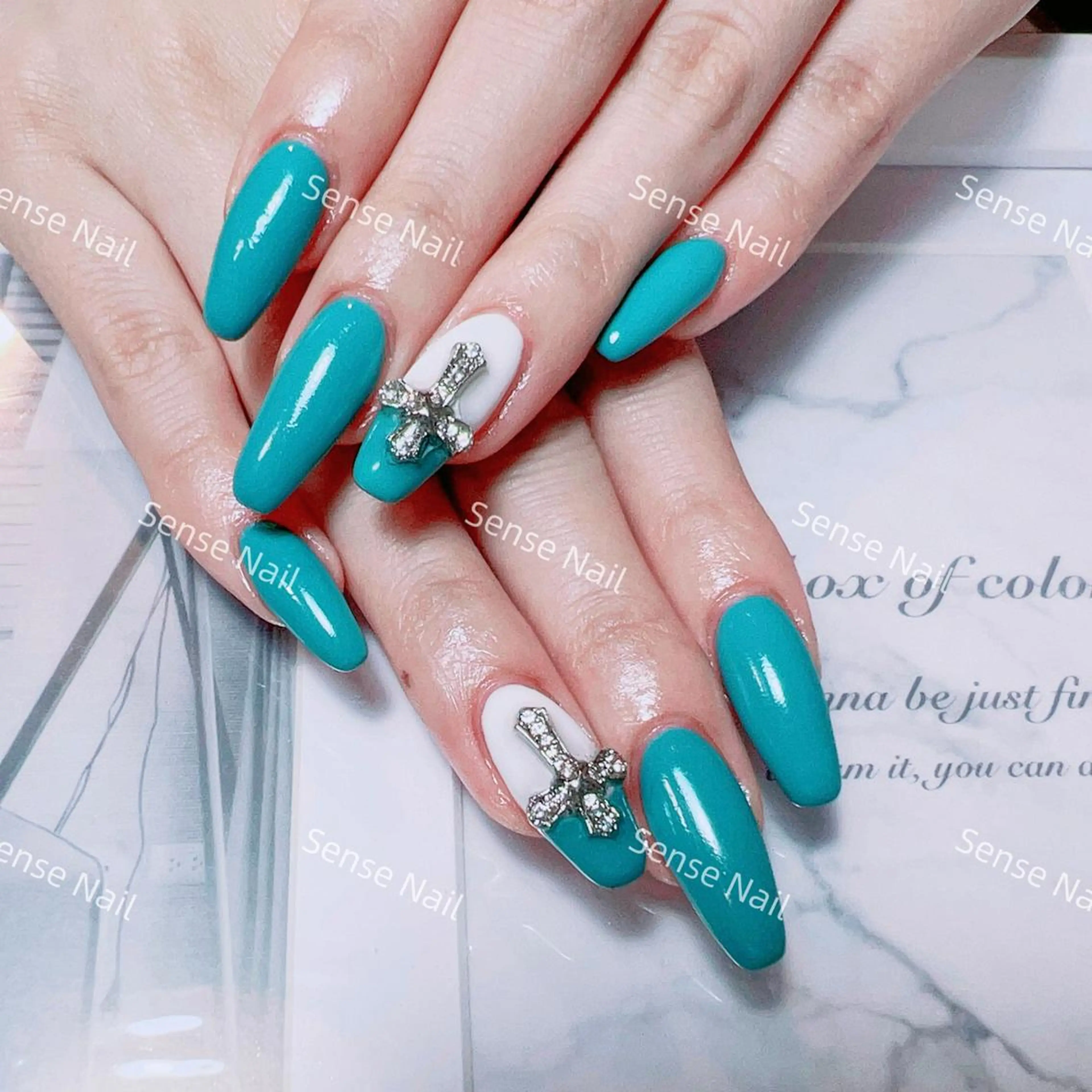 ネイル ハンドネイル ハンドケア Feinn Ink💕のネイルデザイン