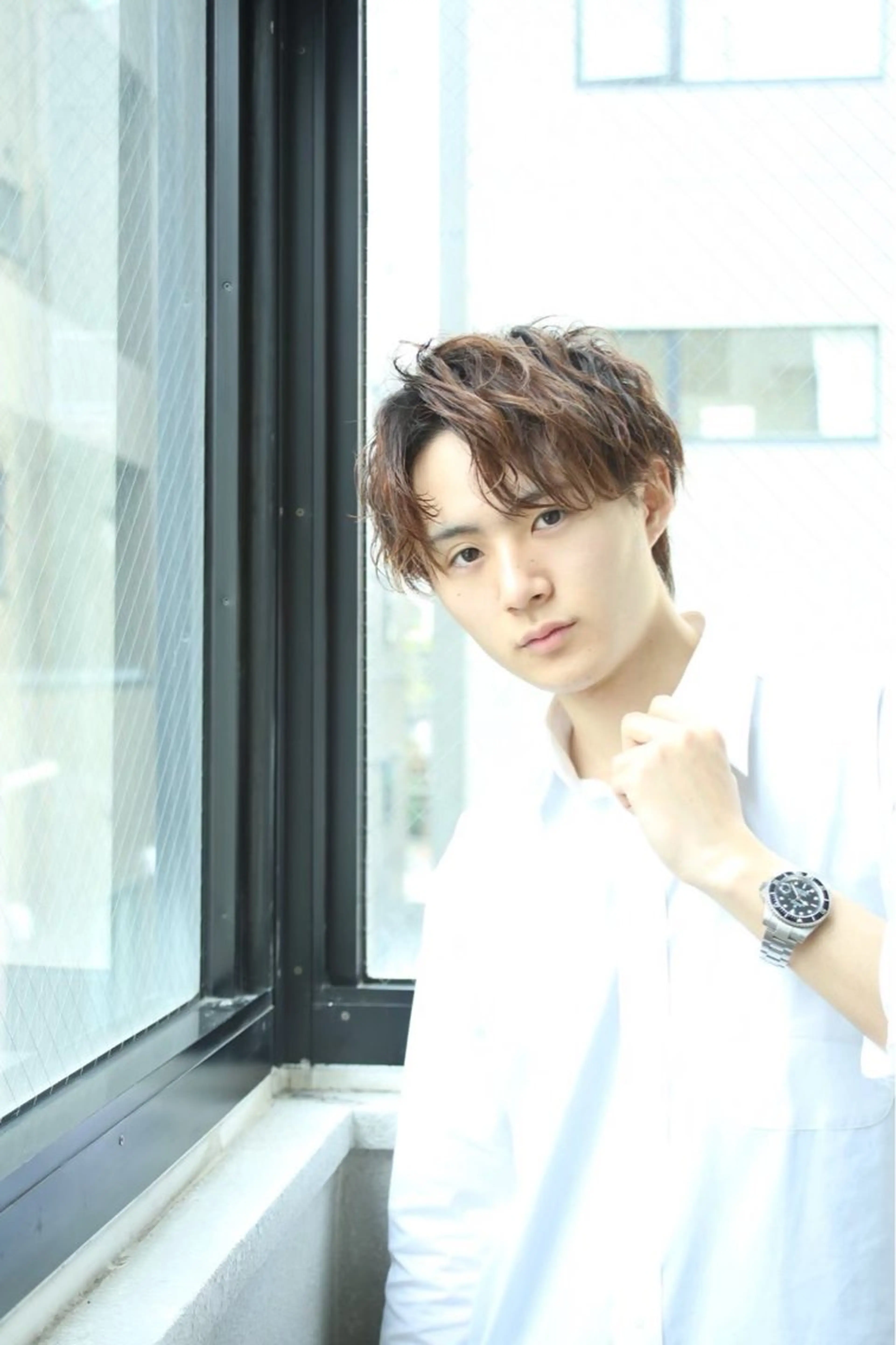 ショート カラー パーマ ヘアアレンジ メンズ メンズブリーチ ダウンパーマ メンズハイライト メンズインナーカラー メンズ韓国風 曲がる縮毛矯正特化 亮輔【江坂駅すぐ】のヘアスタイル