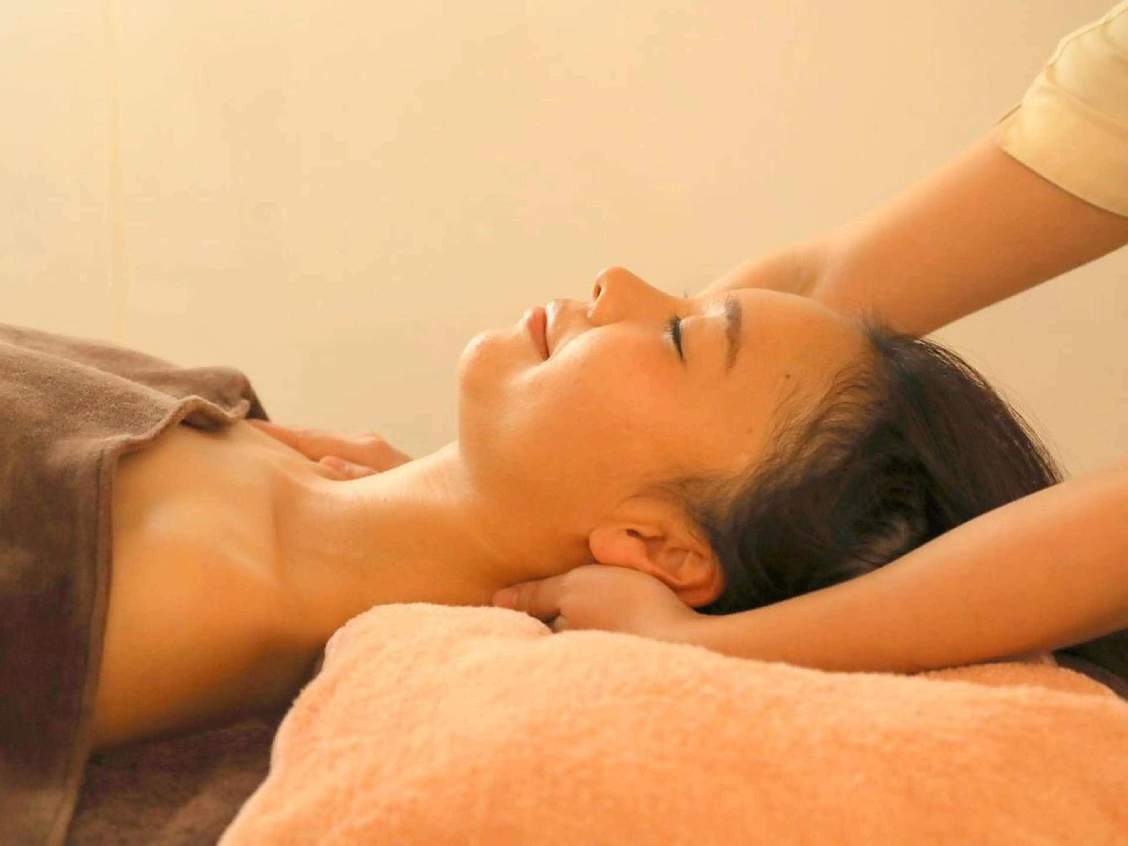 デジタルデトックス【頭蓋骨調整、お目元、頭、首、肩、デコルテ、背中】オーダーメイドトリートメント🌟の写真