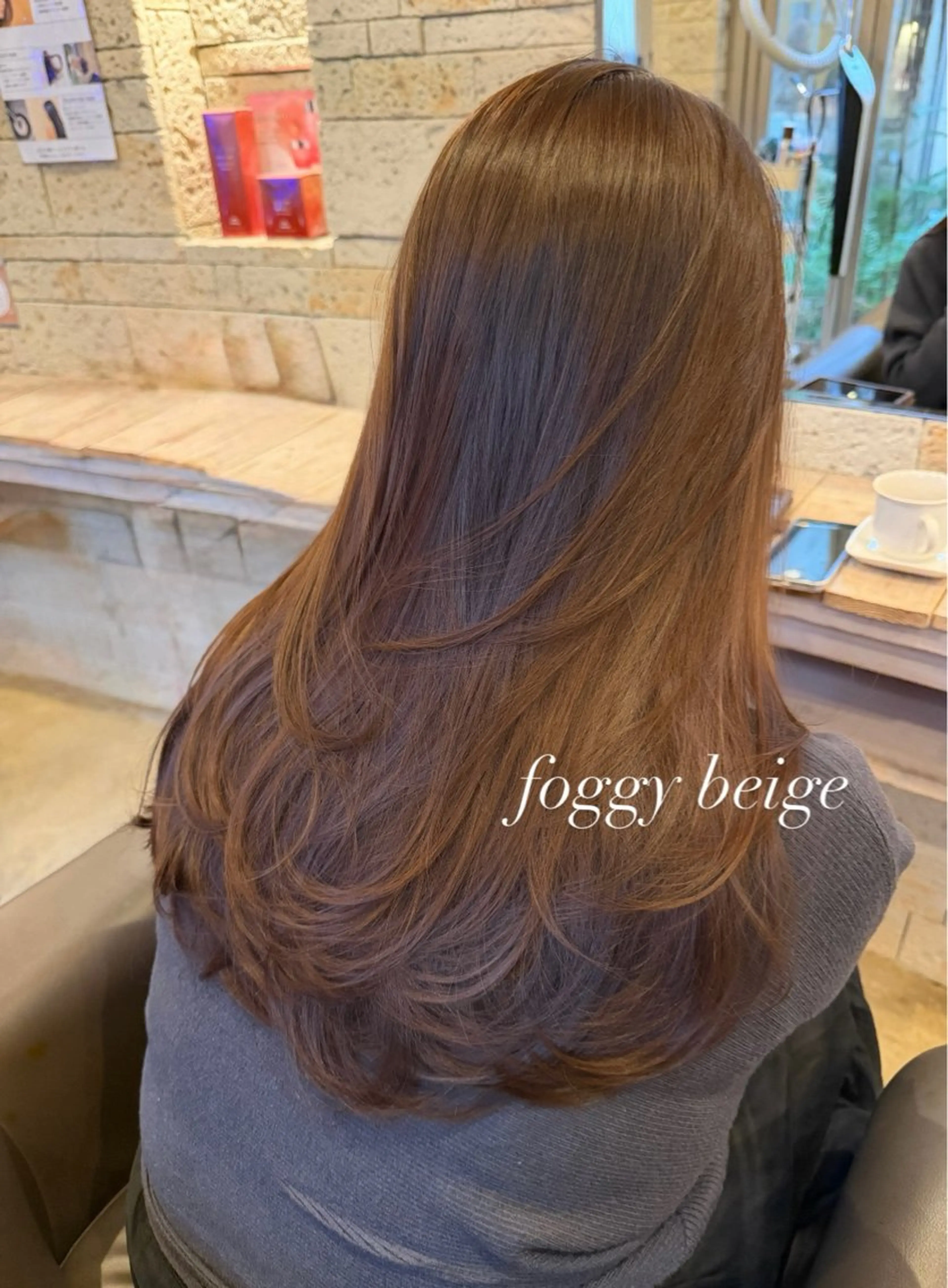 ロング カラー ロングレイヤー ベージュカラー ブリーチ フォギーベージュ ブリーチなしカラー カット ヘアカラー トリートメント 艶カラー/メンズ パーマ/伊藤愛麻のヘアスタイル