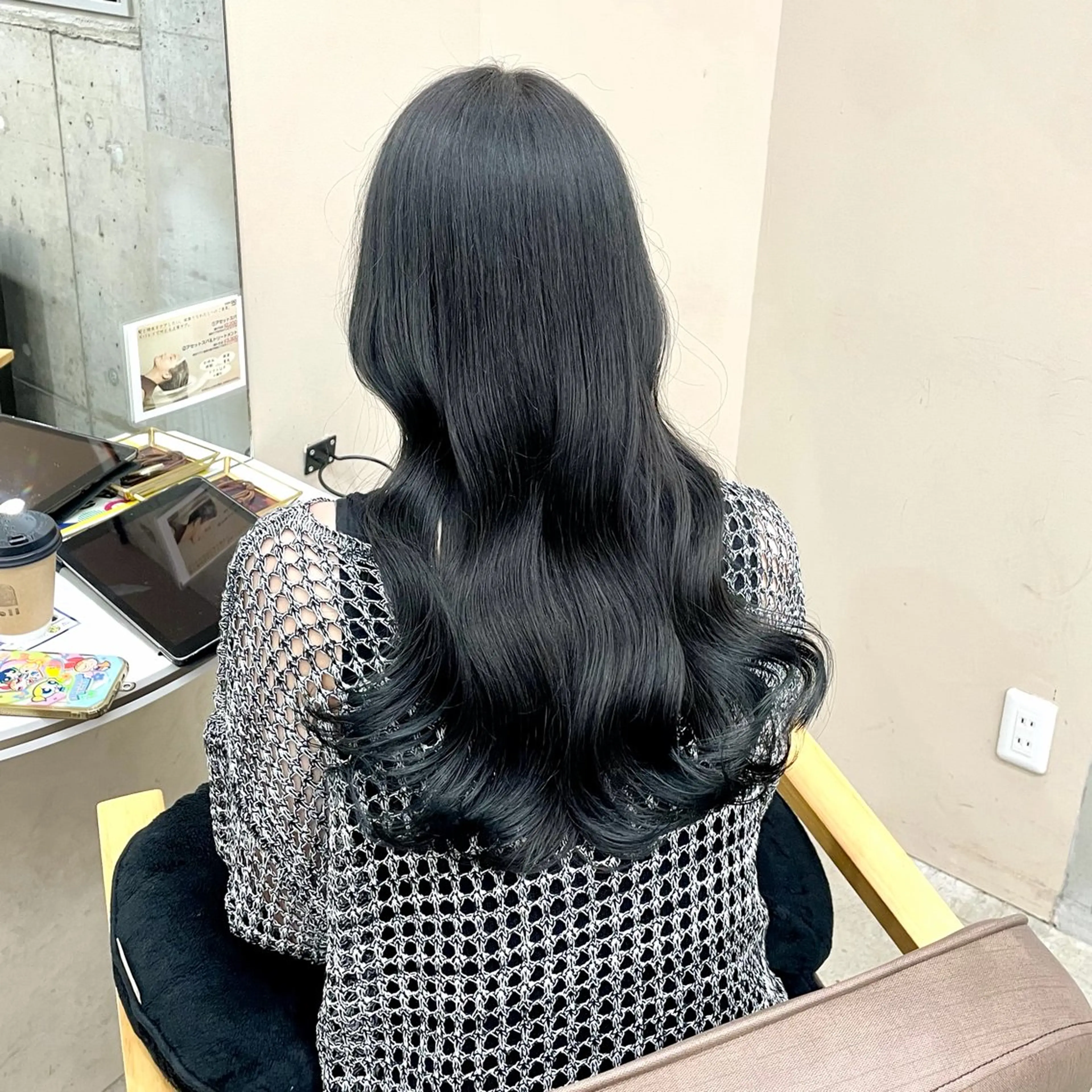 ロング カラー 黒髪 ブルーカラー ブルーブラック カット ヘアカラー トリートメント noii / 伊藤 愛莉のヘアスタイル