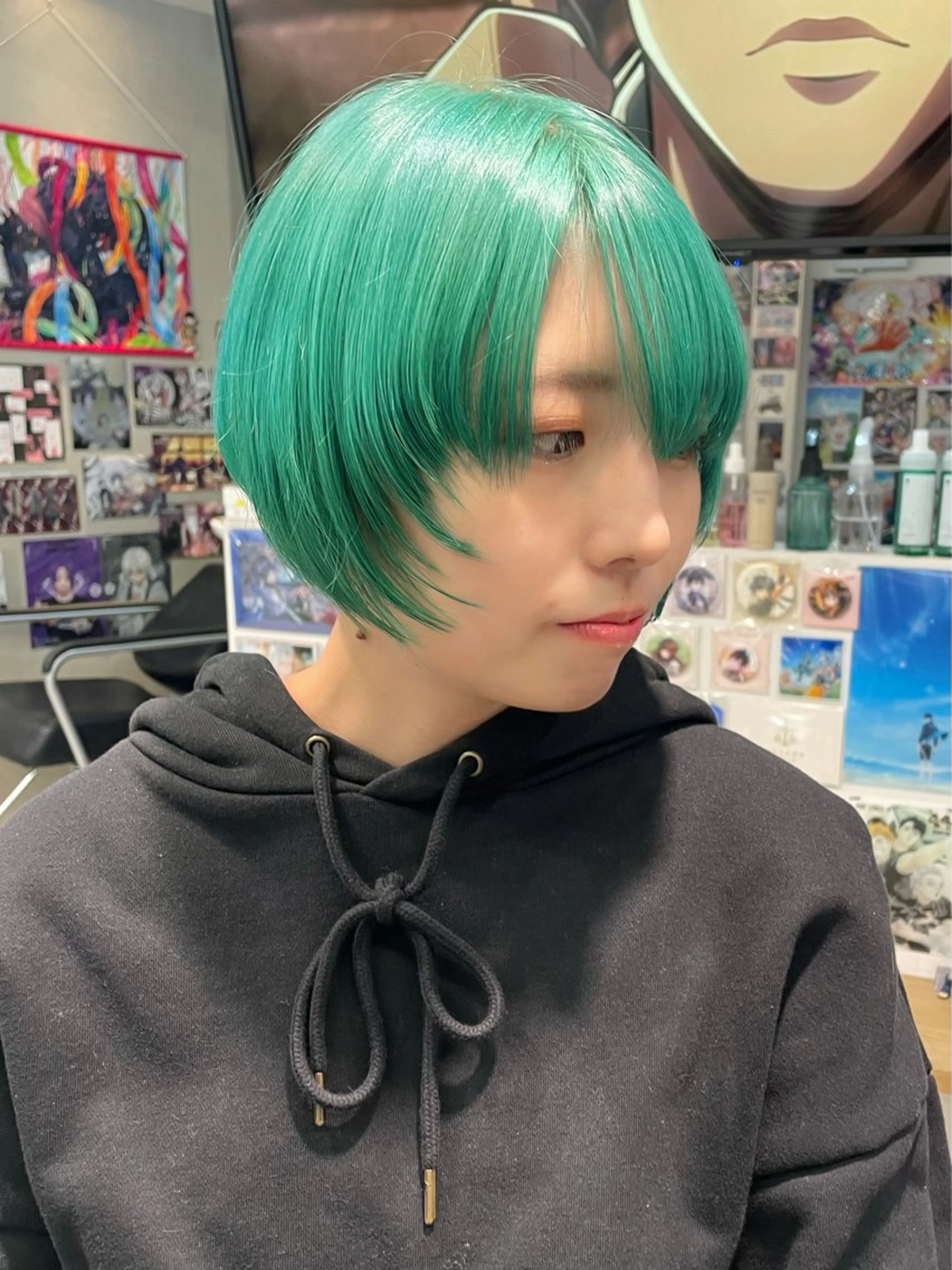 ショート 顔まわりレイヤー 顔周りカット レイヤーカット ショートヘア カット トリートメント 🍭ハイトーン/ デザインカラー🦄のヘアスタイル