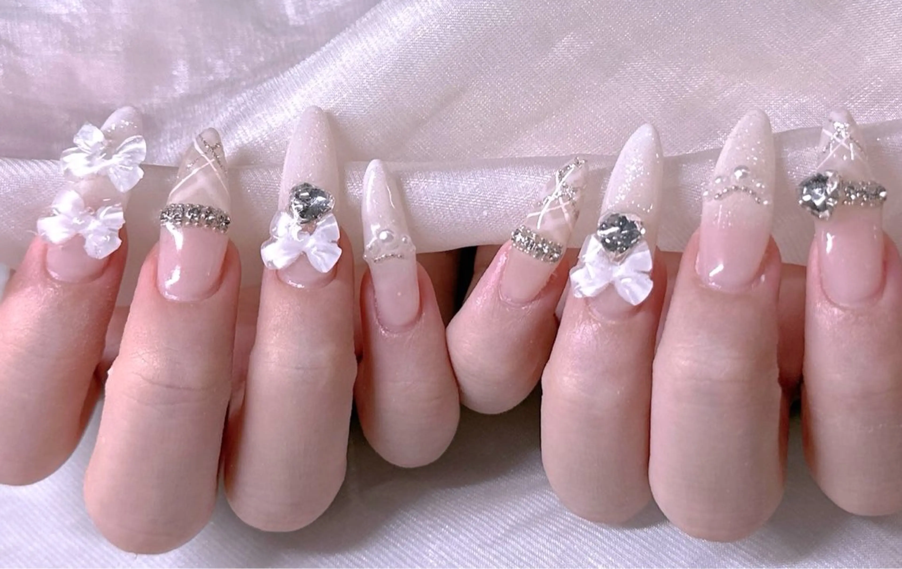 ネイル ハート リボン 美爪パラジェル導入店 Sunnilyのネイルデザイン