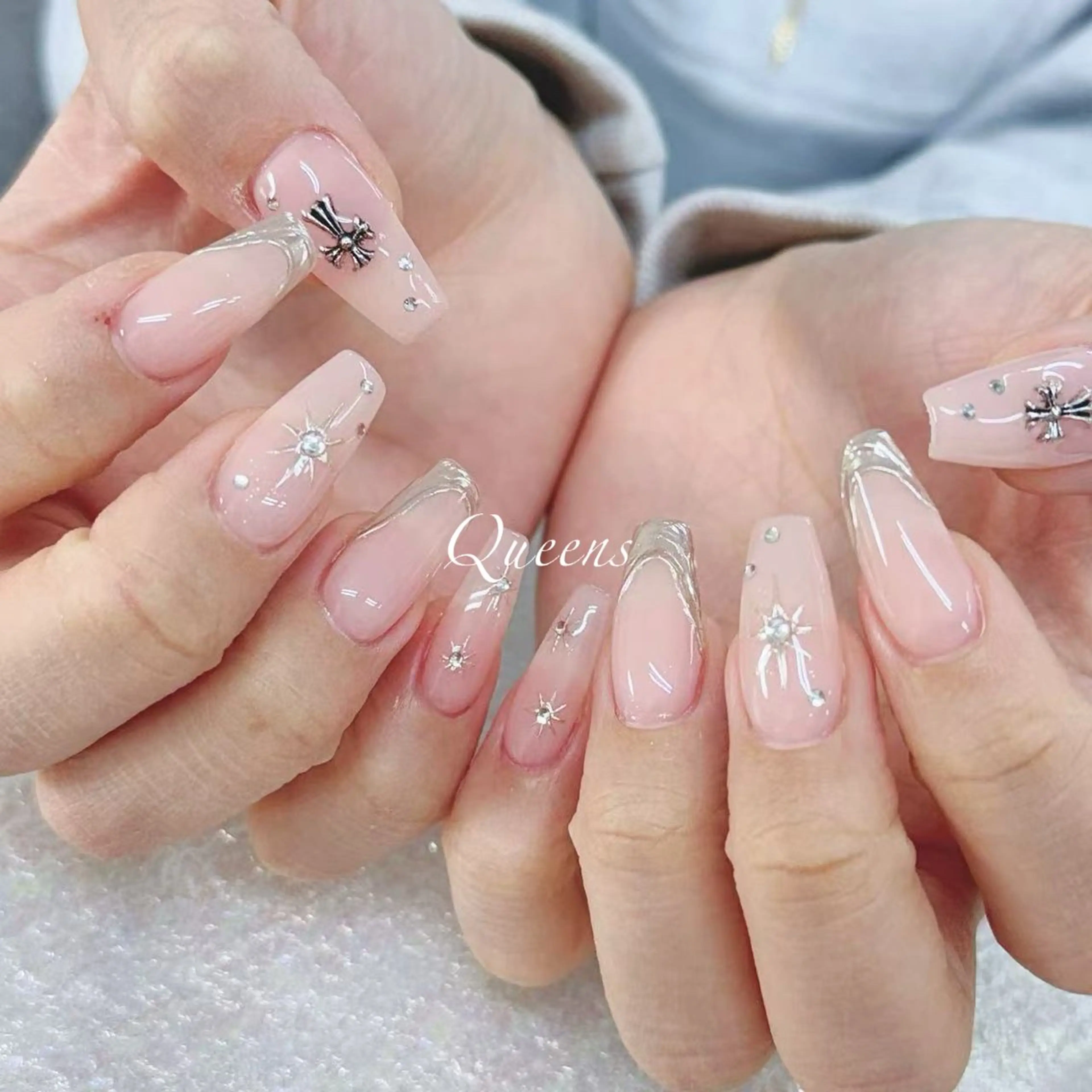 ネイル ハンドネイル Queens マオのネイルデザイン