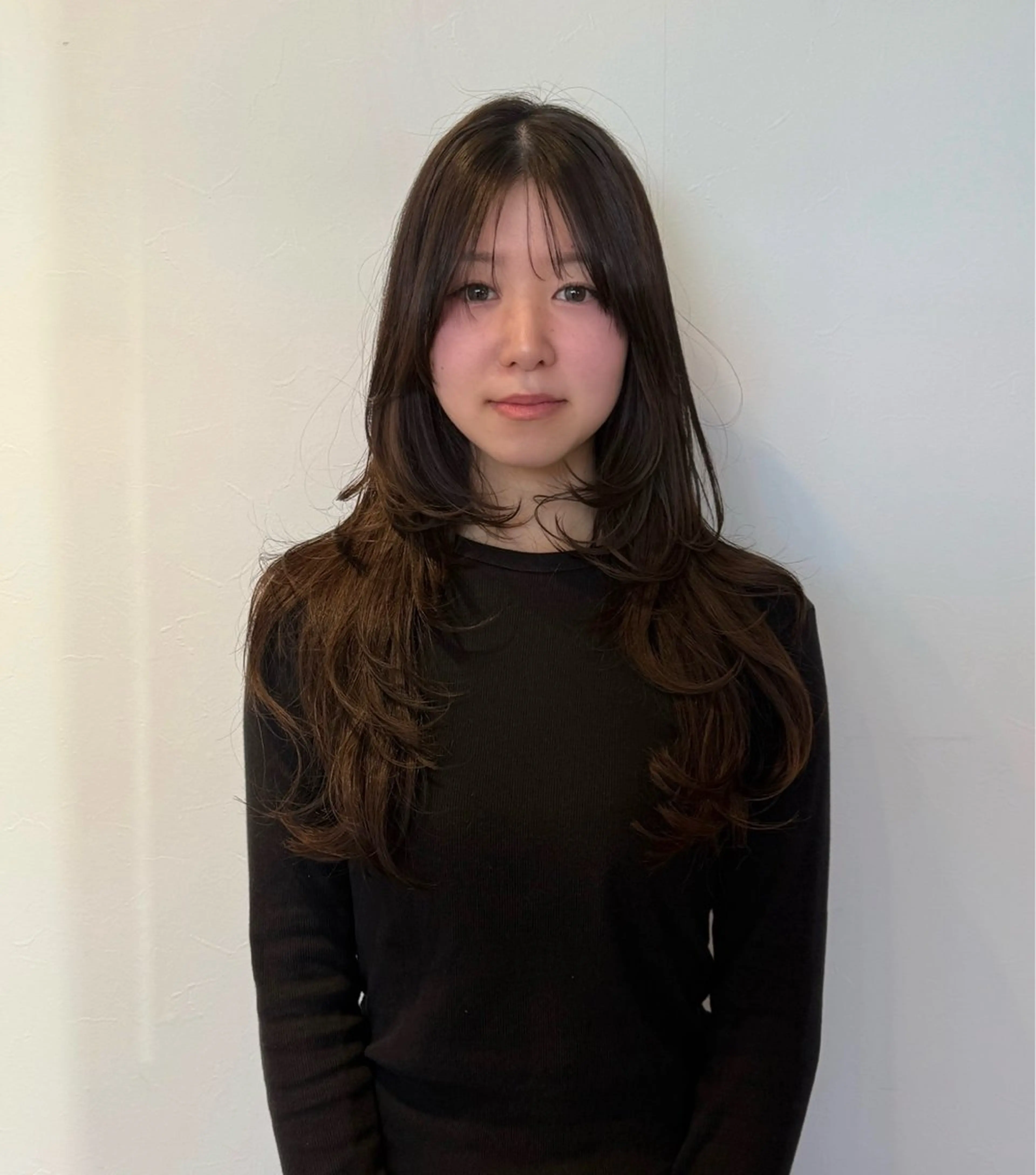 ロング ロングレイヤー レイヤーカット ロング カット 白築 怜実のヘアスタイル