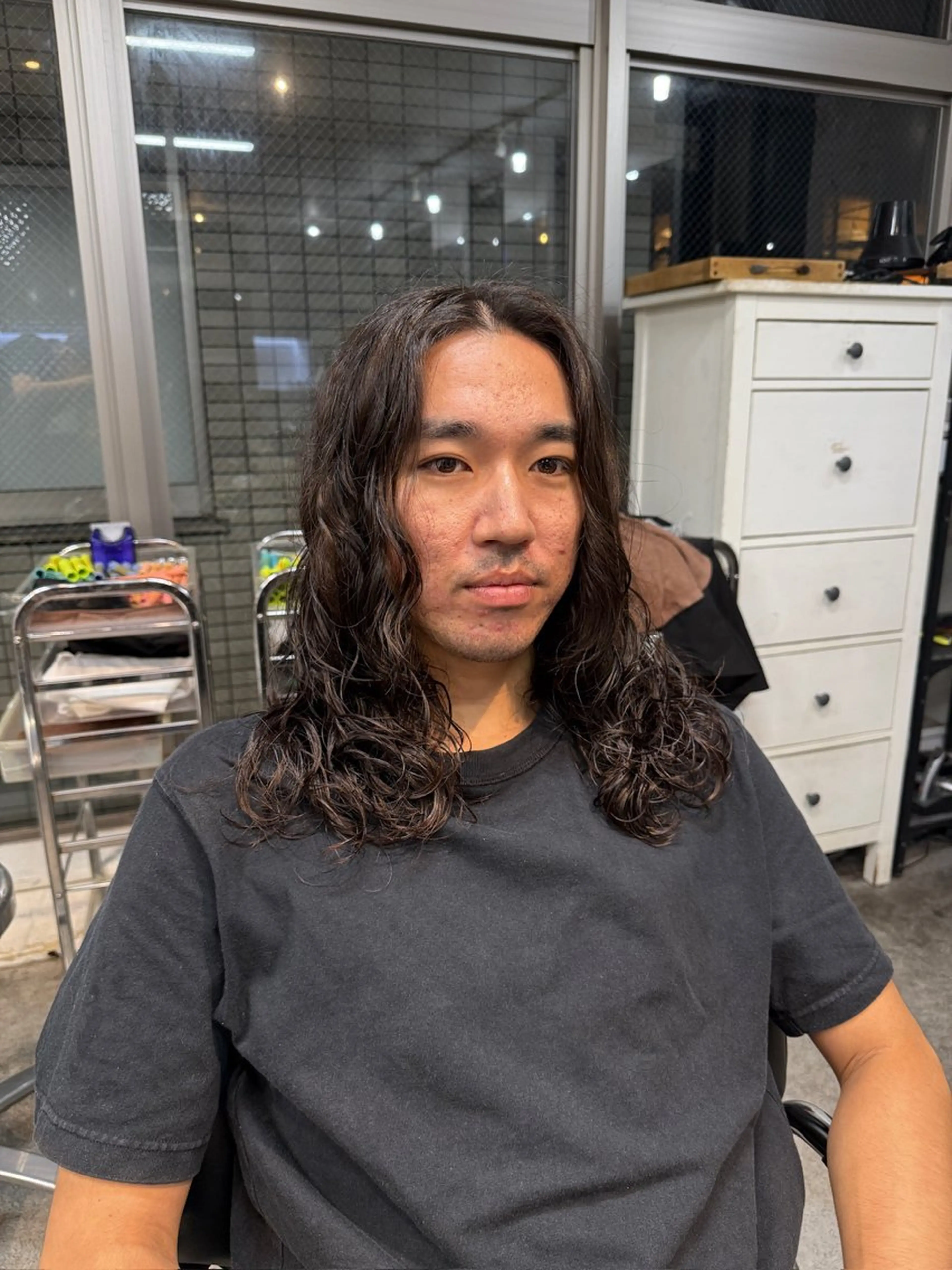 ロング パーマ メンズ メンズパーマ スパイラルパーマ カット パーマ フェザーパーマ原宿 fifth 凜空のヘアスタイル
