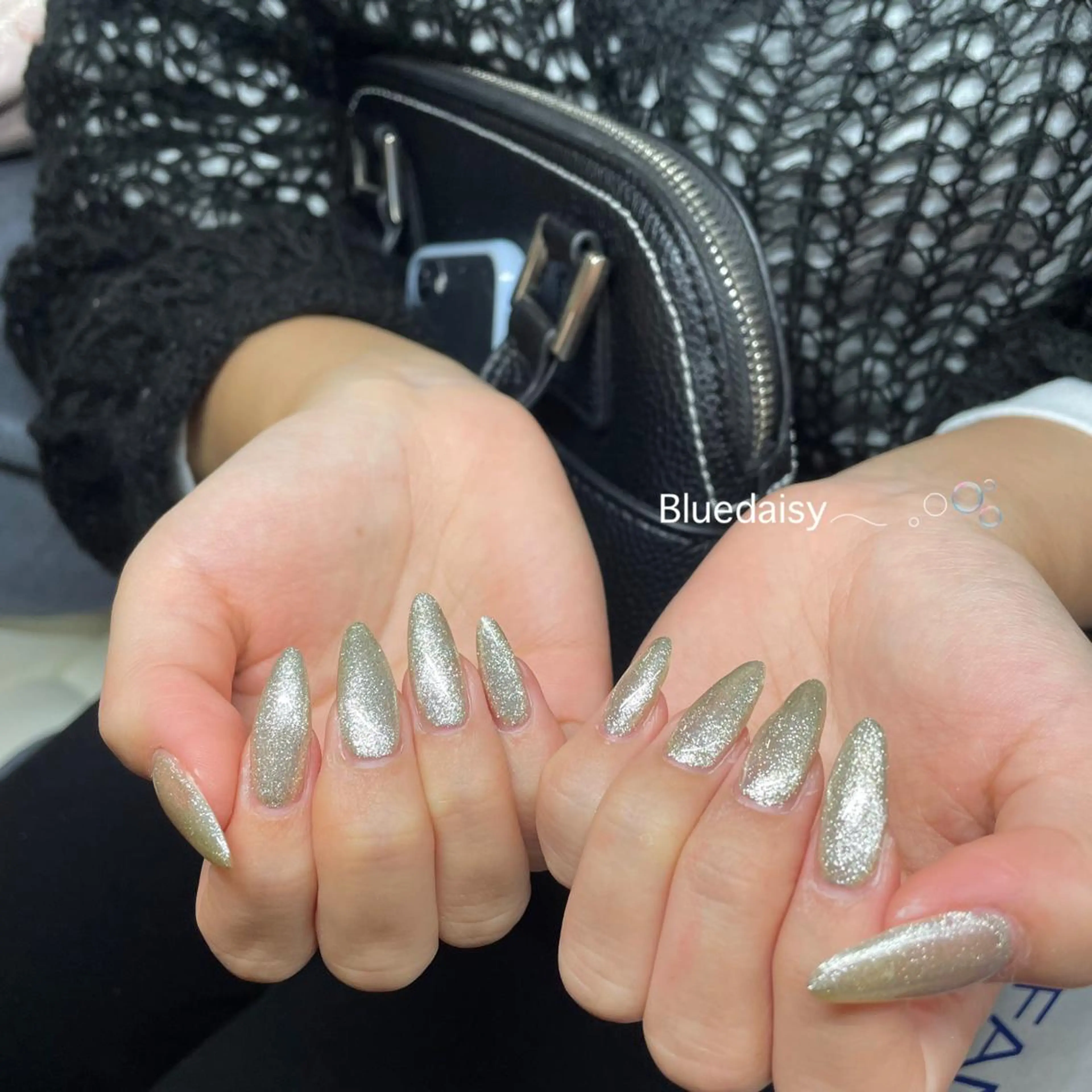 ネイル シルバー Blue daisy 栄本店のネイルデザイン