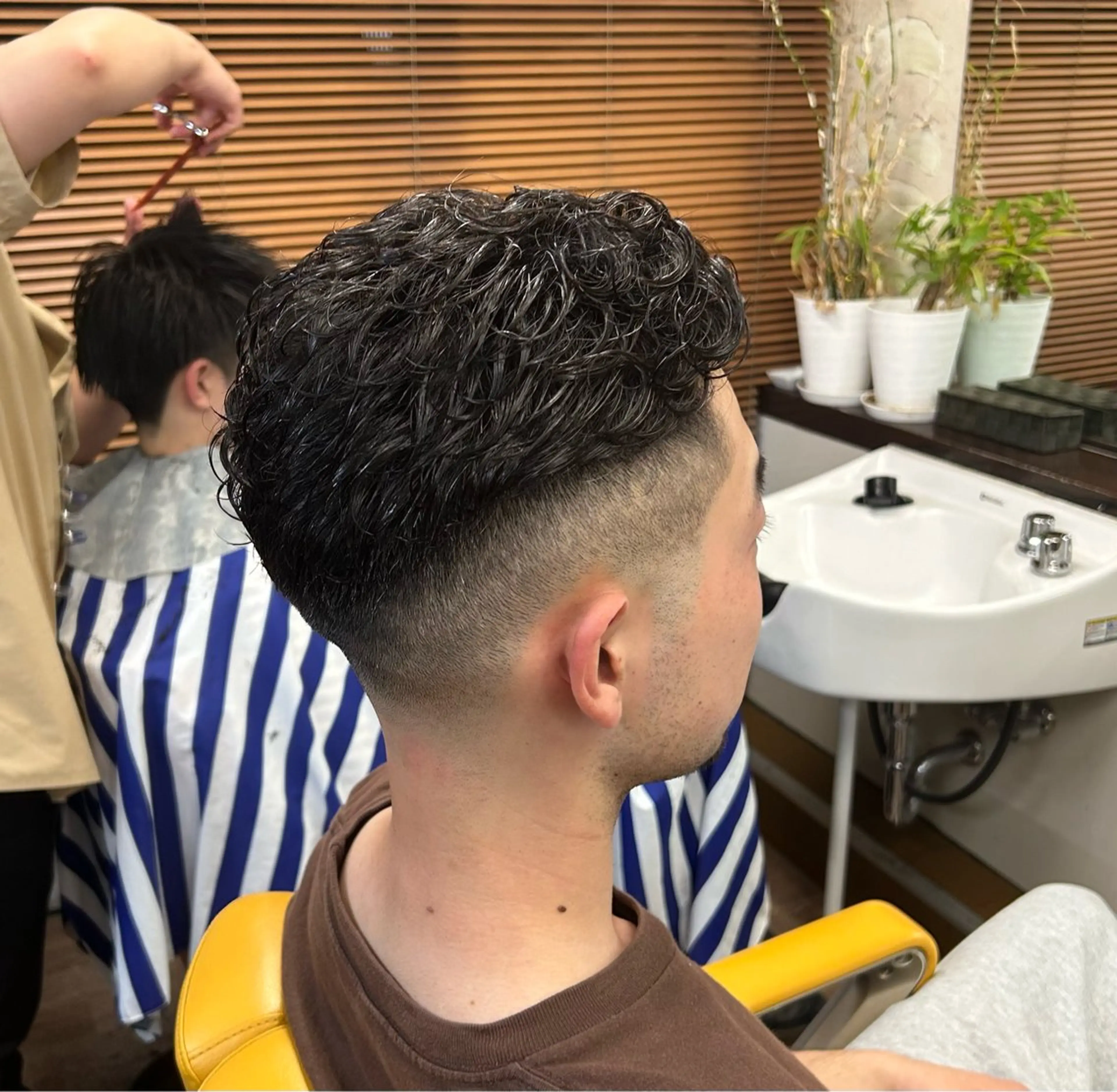 ショート メンズ フェードカット メンズパーマ カット パーマ 新宿メンズカット✂︎ 能戸蒼生💈のヘアスタイル