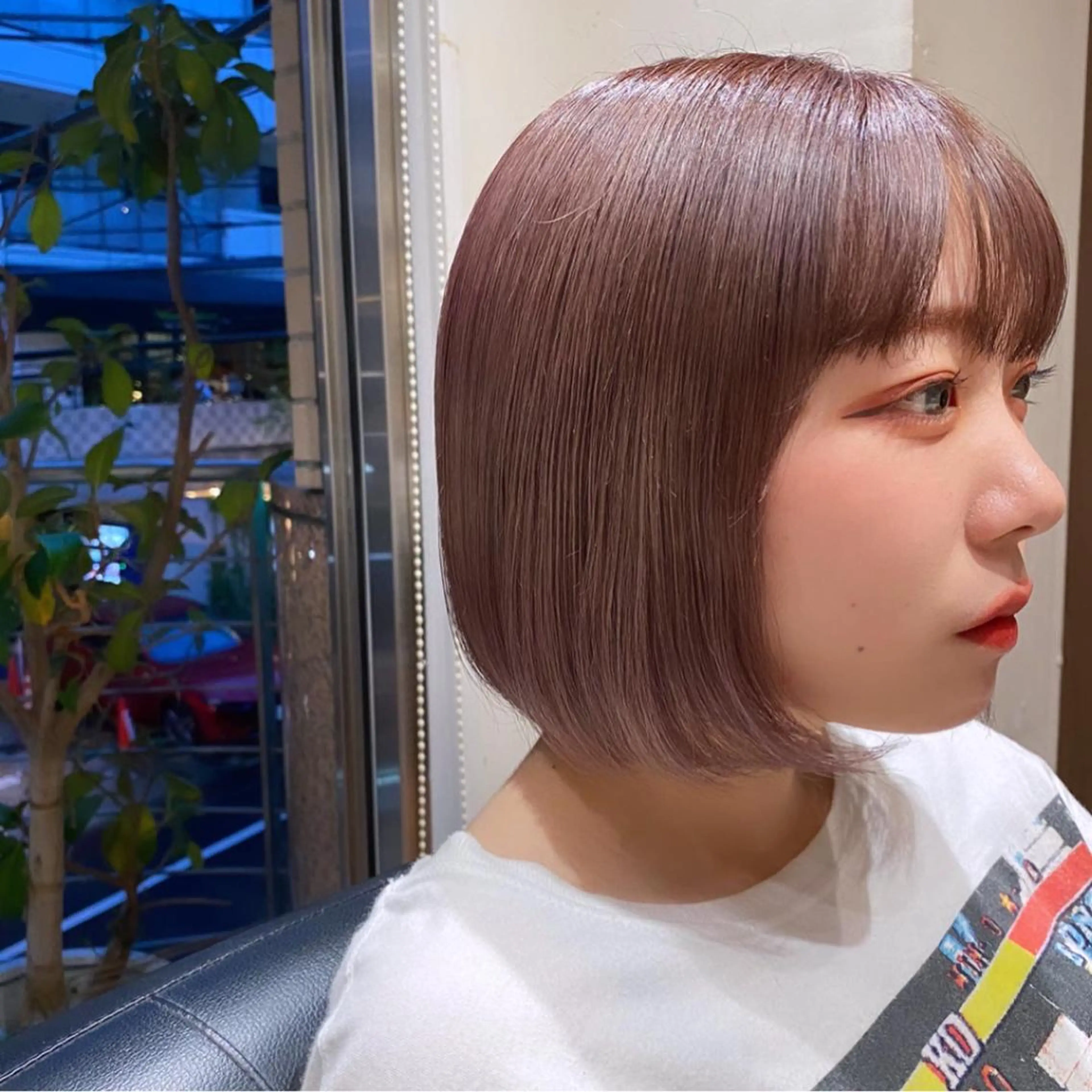 ショート カラー ブリーチ パープルカラー ヒカル/ミディアム パーマ/ロングパーマのヘアスタイル