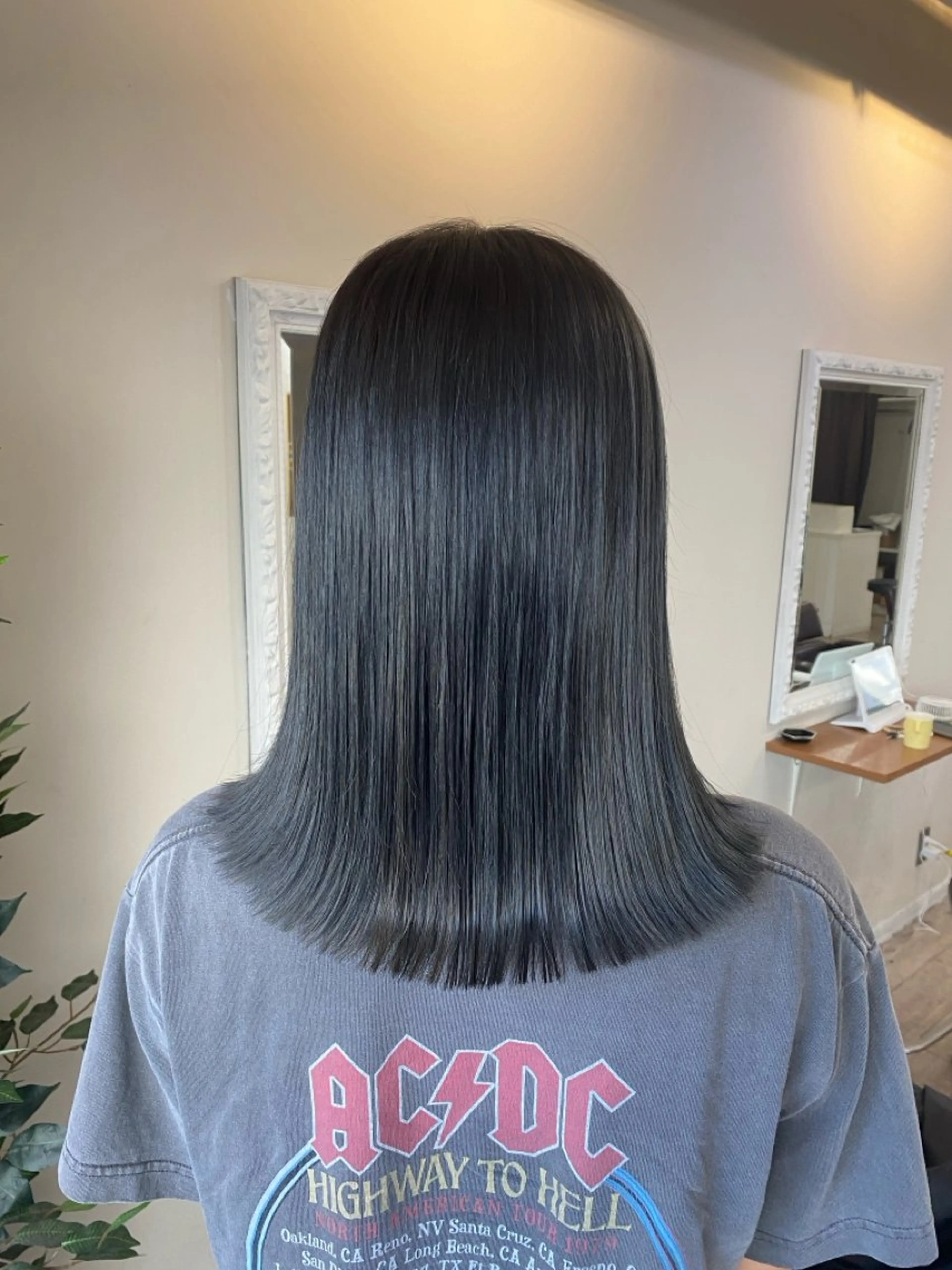 セミロング カラー 松井 優佳のヘアスタイル