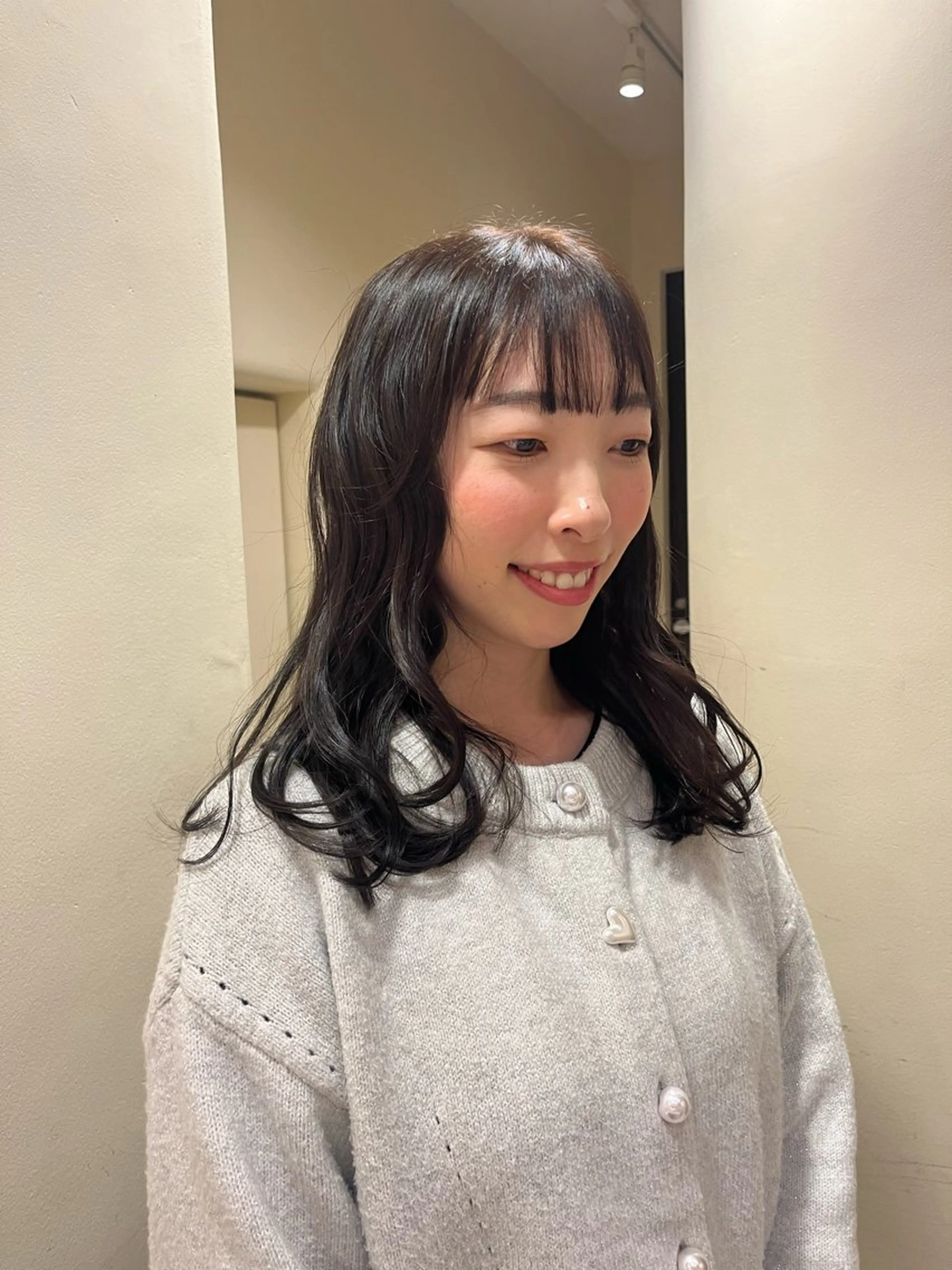 セミロング アッシュ レイヤーカット 柴田 葉月のヘアスタイル