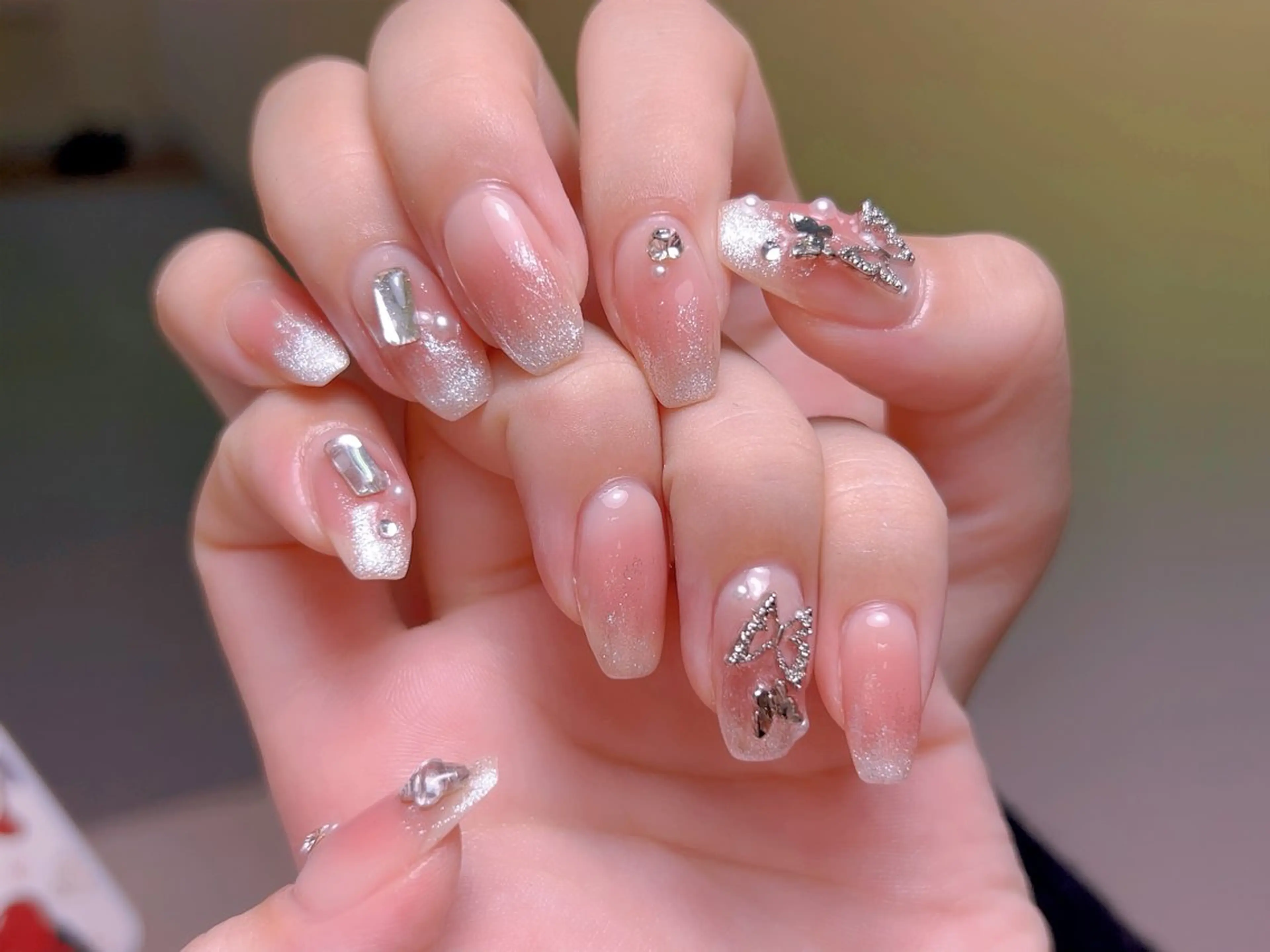 ネイル フレンチネイル ジェルネイル グラデーション 韓国ネイル マグネットネイル ハンドネイル 【長さ出し】 IRIS NAILのネイルデザイン