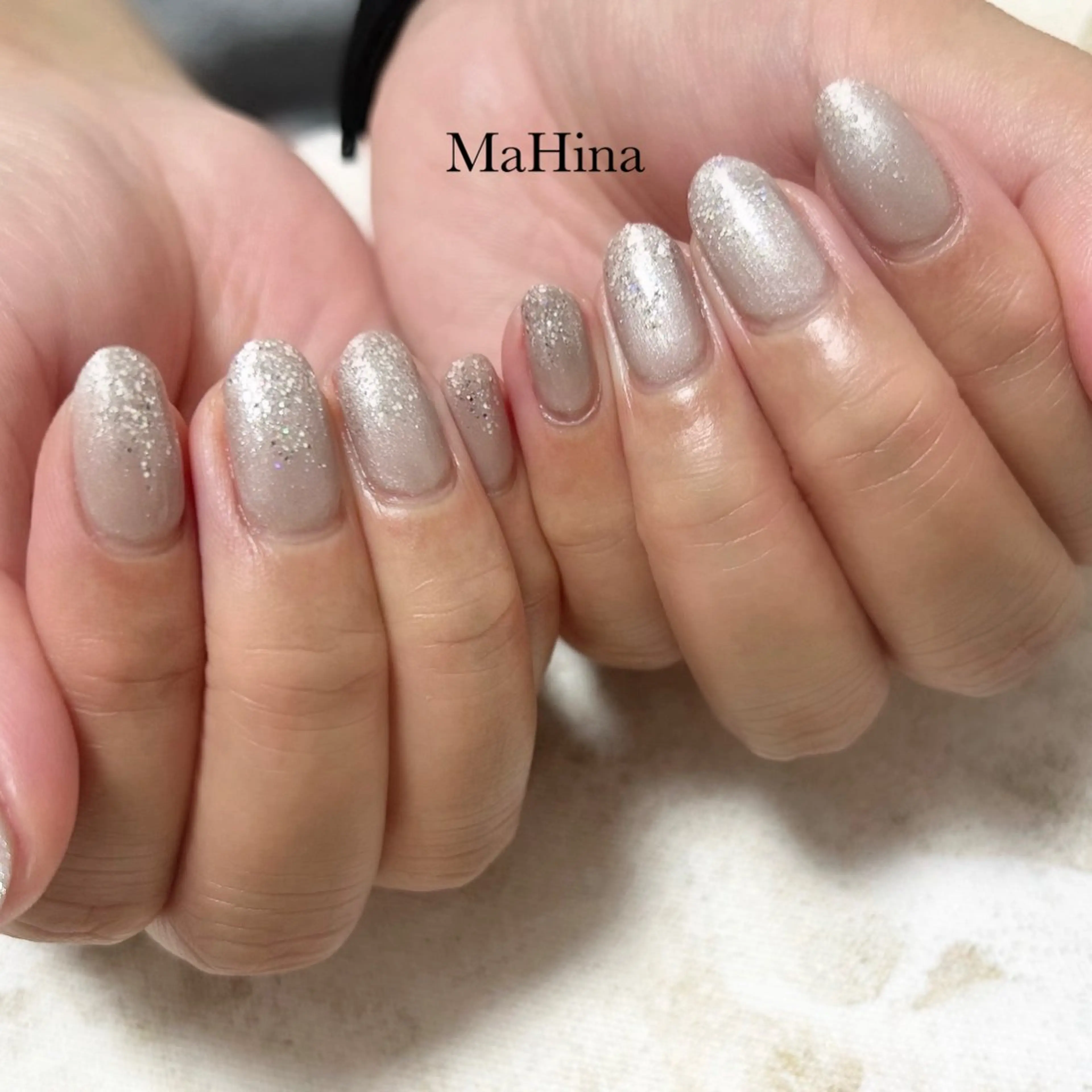 ネイル オーロラネイル ジェルネイル ラメ(グリッター) ラメグラデーション ワンカラーネイル ハンドネイル MaHina🌙 salonのネイルデザイン