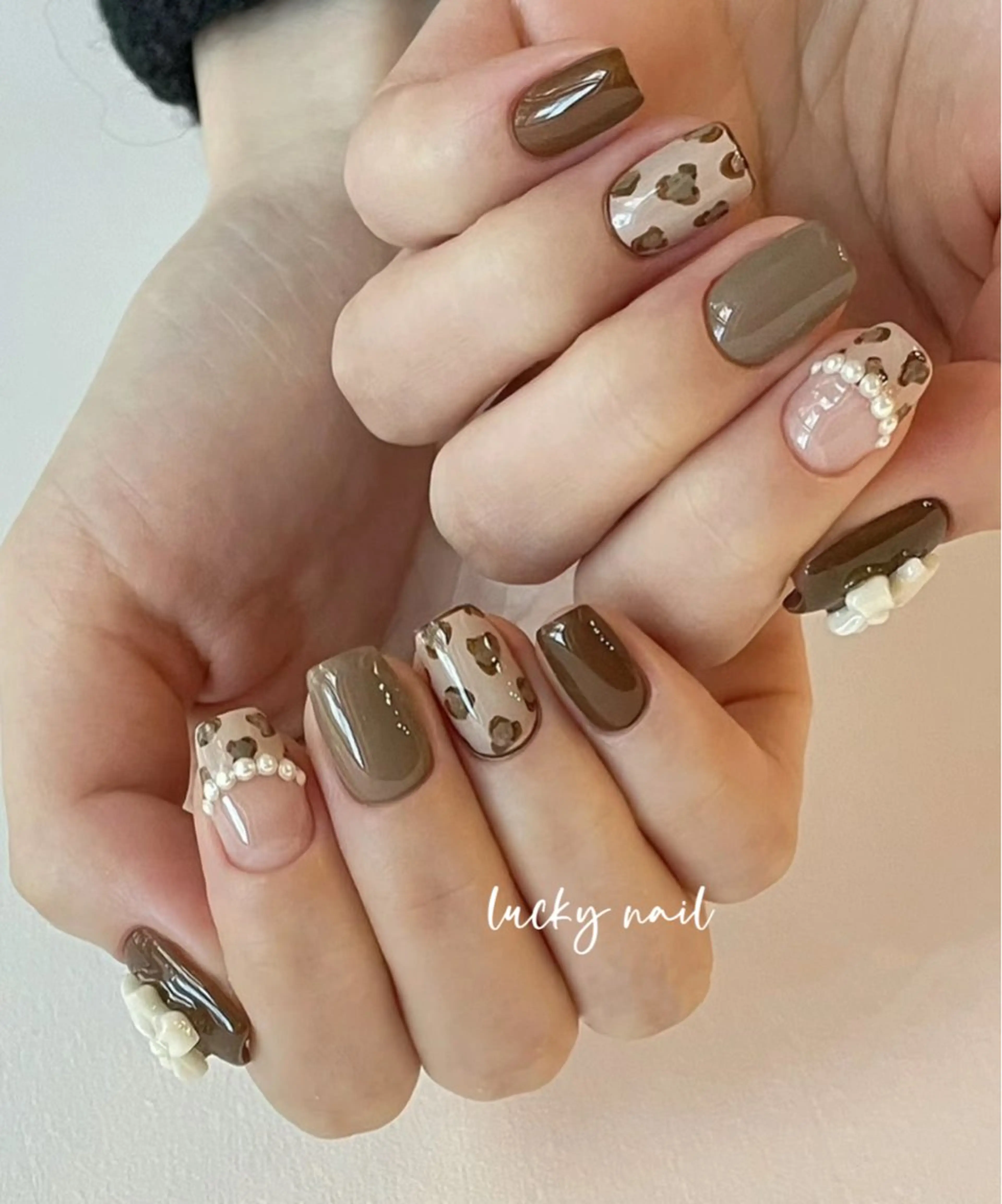 ネイル チークネイル 長さ出し ジェルネイル マグネットネイル 持ち込み ハンドネイル ハンドケア ラッキーネイルサロン 西川口東口店のネイルデザイン