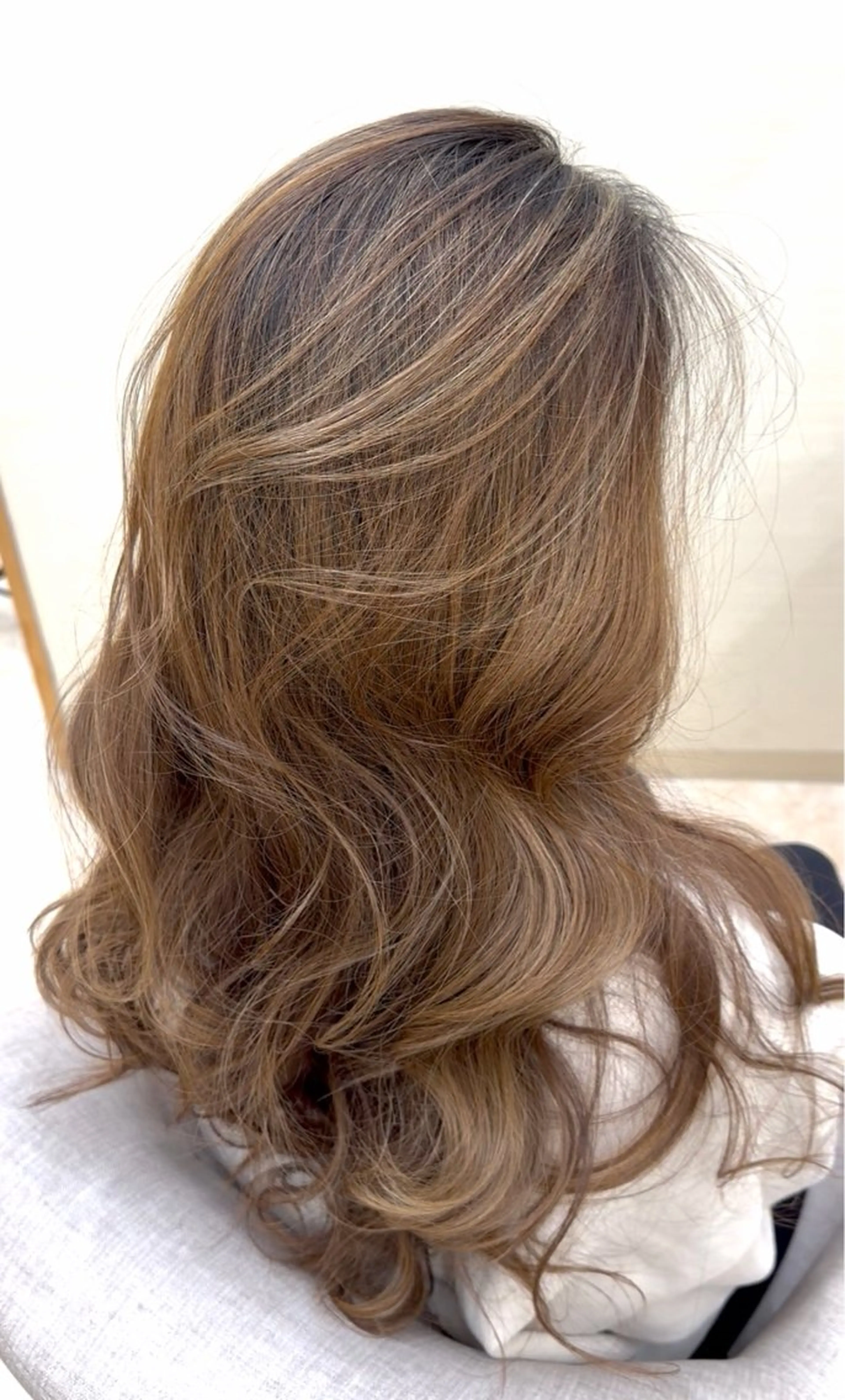 ロング カラー 韓国×海外レイヤー/ ISSEIのヘアスタイル