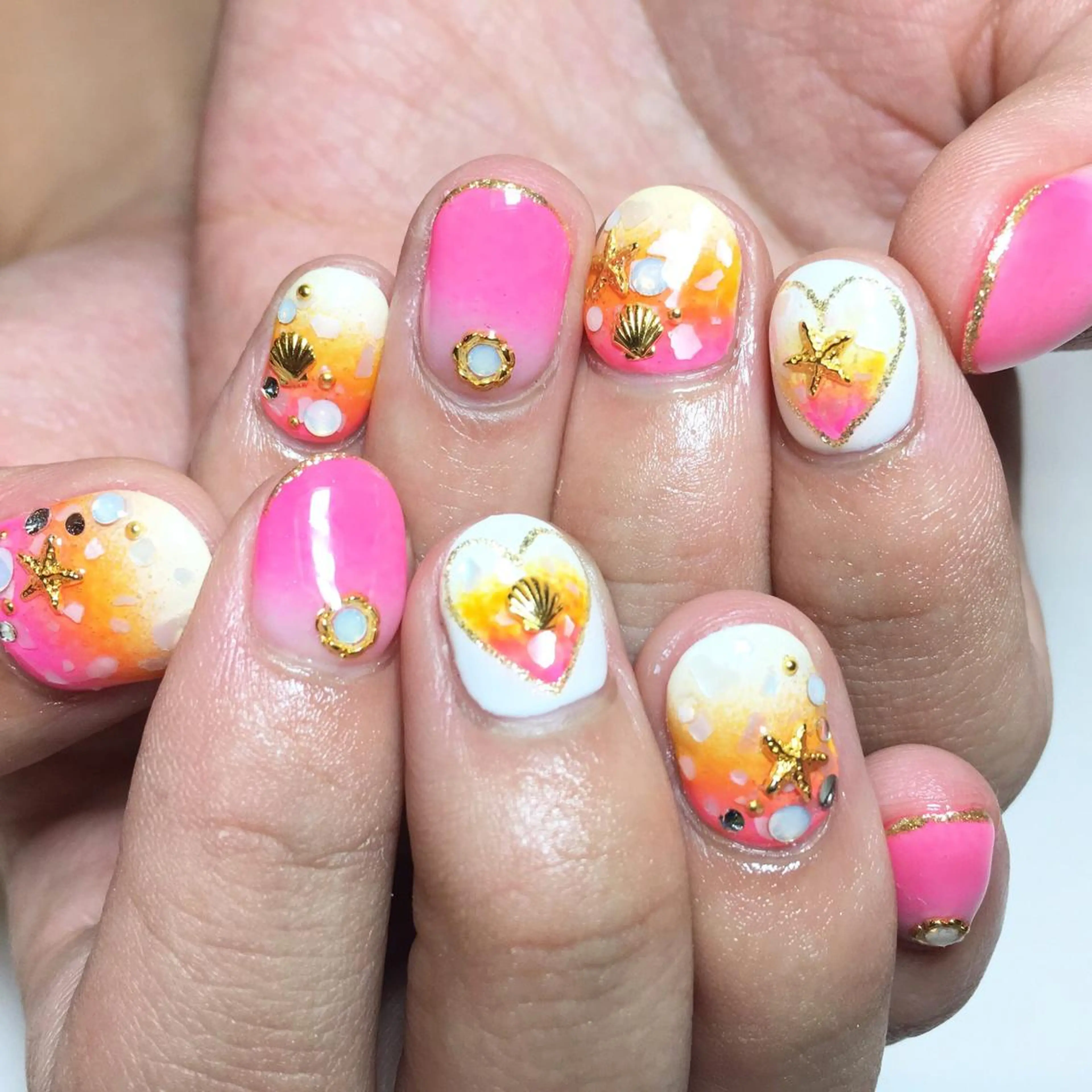 ネイル Li'leaNail AINAのネイルデザイン