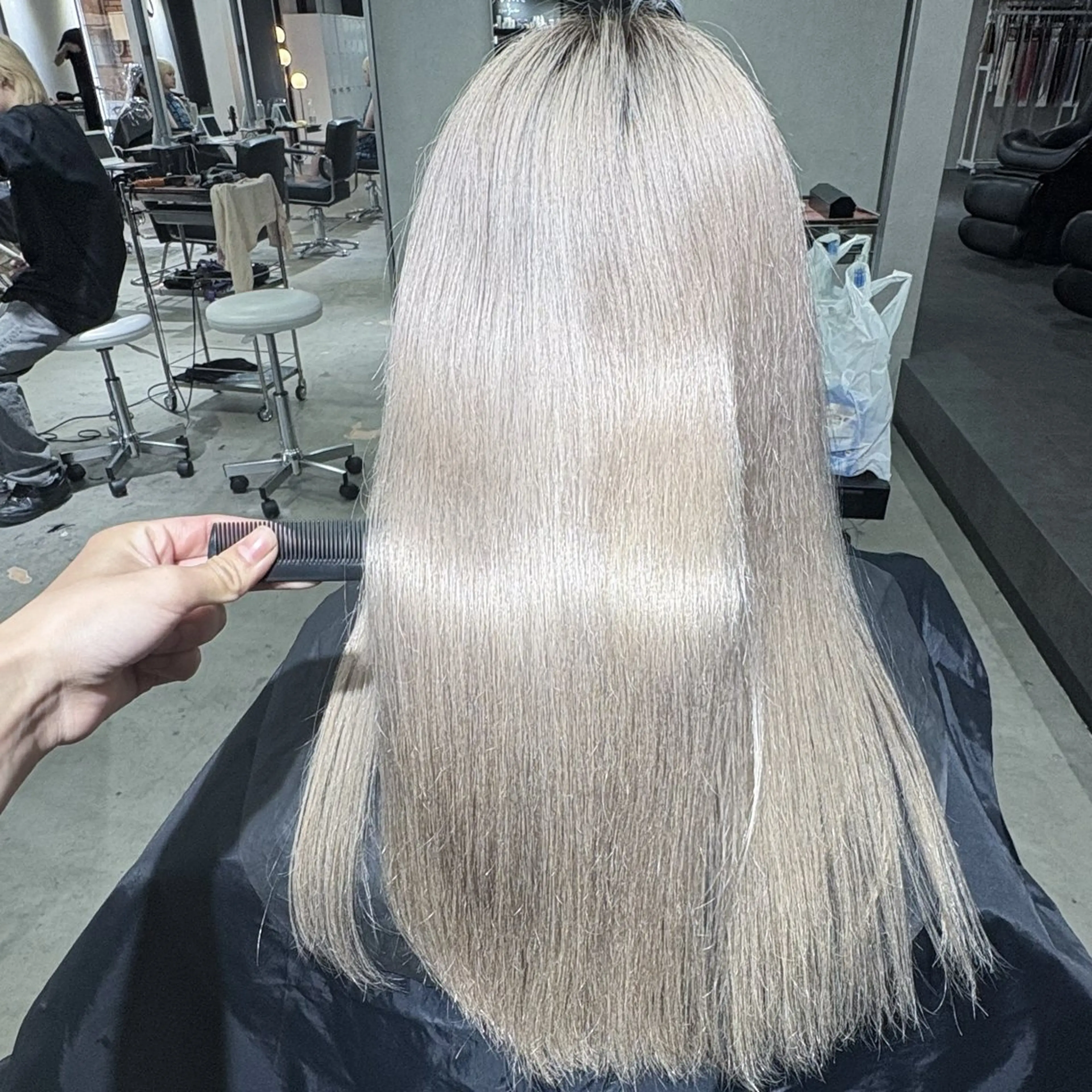 ロング カラー ヘアカラー デザインカラー/ハイ トーン/konomiのヘアスタイル