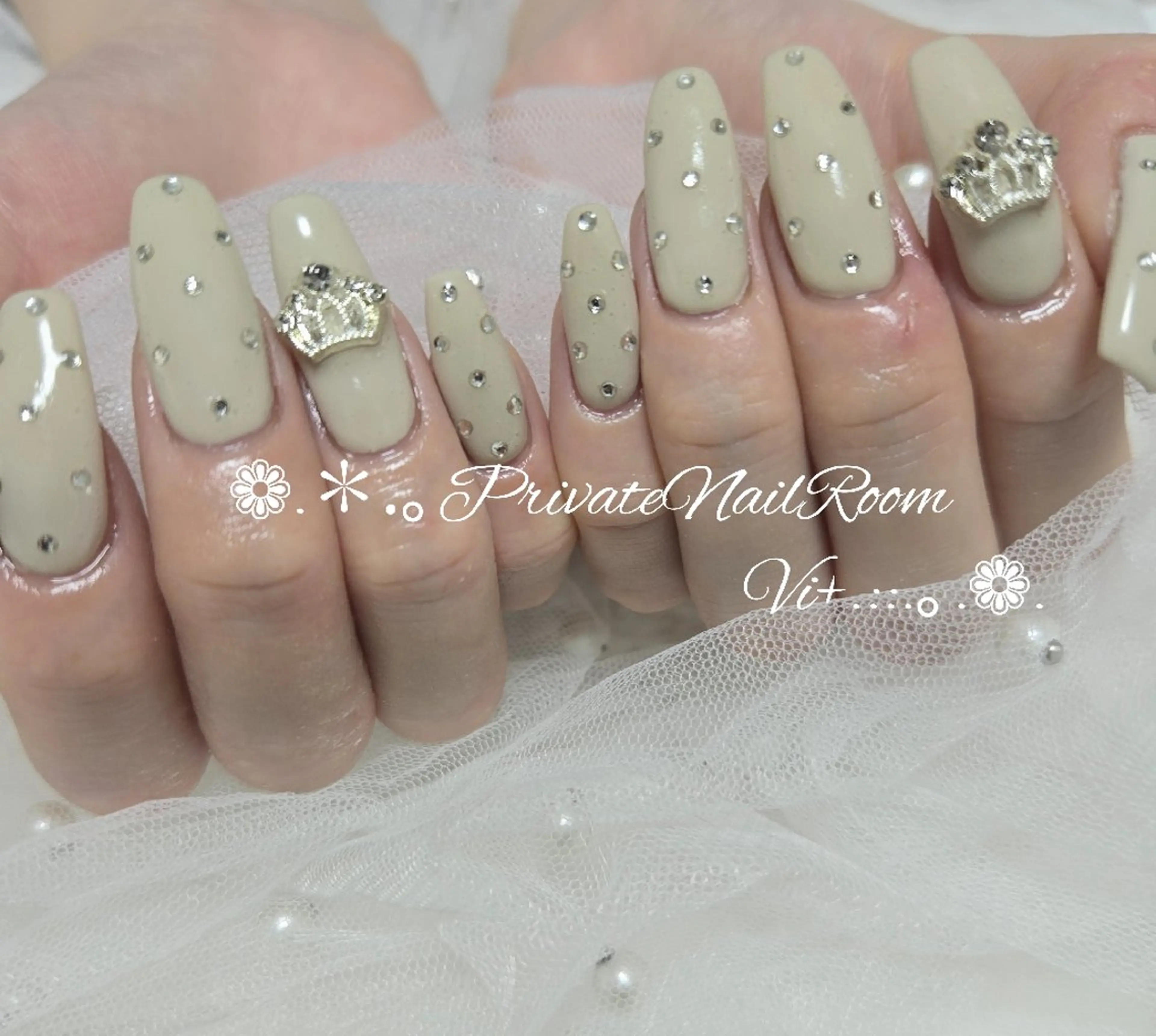 ネイル ハンドネイル Nail Room Vi+のネイルデザイン