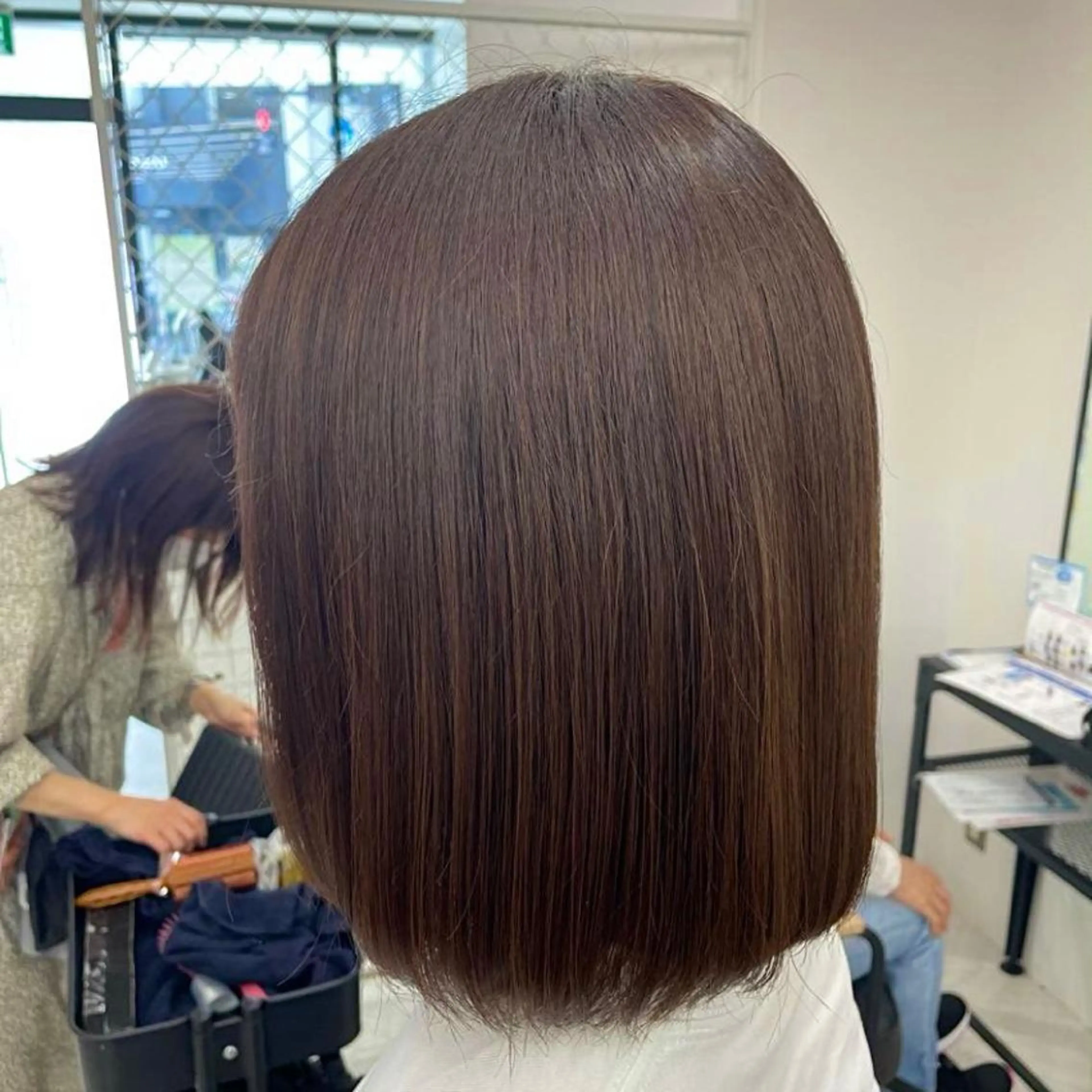 ミディアム カラー パーマ ヘアアレンジ メンズ キッズ ネイル マツエク・マツパ アイブロウ ブラウンカラー カラーマツエク ブラウン mona/ ストレートスタイル✨のヘアスタイル