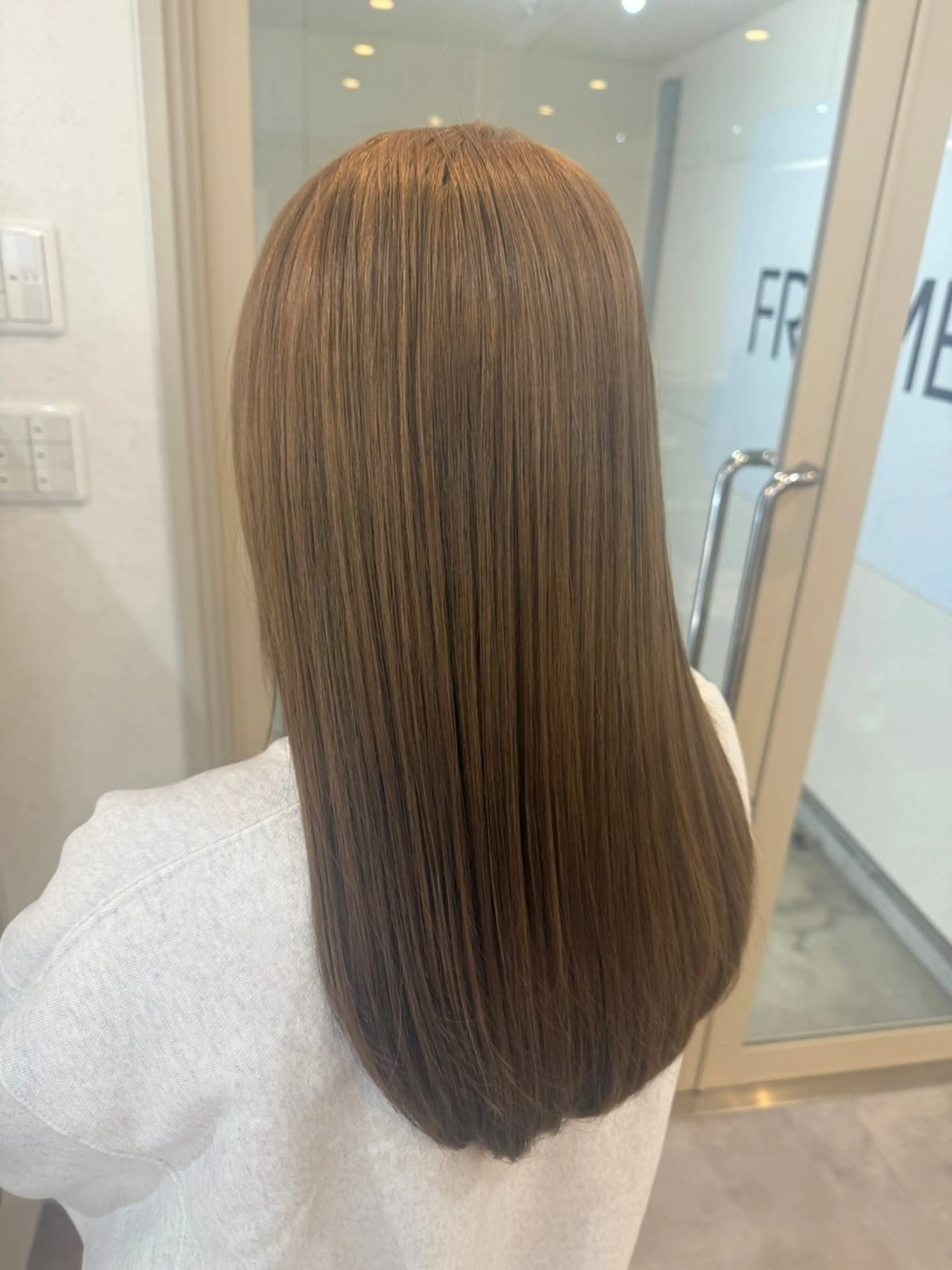 ロング カラー ヘアカラー トリートメント 柴原 杏梨のヘアスタイル